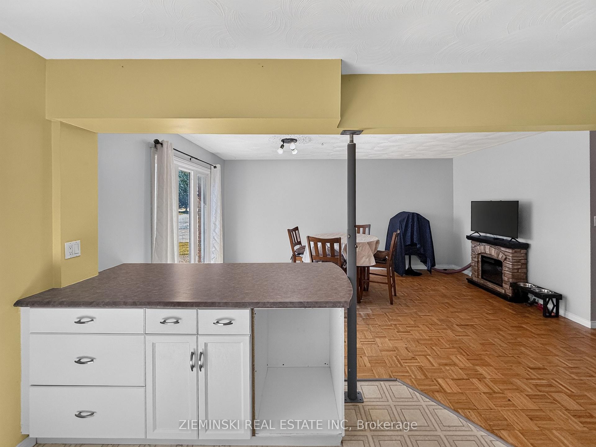 Photo 6 of 1222 Gatineau Boulevard, Timmins, MTJ - Main Area — HOMEH
