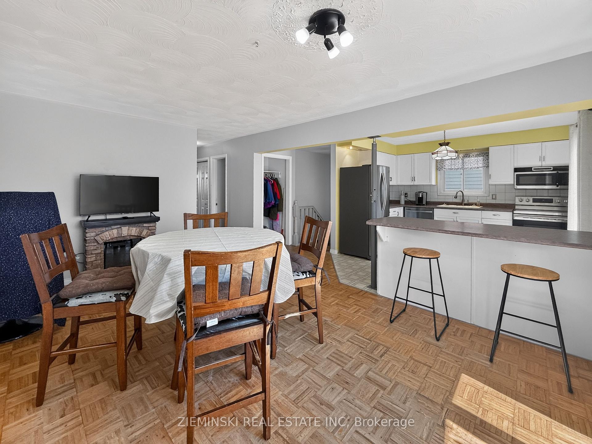 Photo 8 of 1222 Gatineau Boulevard, Timmins, MTJ - Main Area — HOMEH