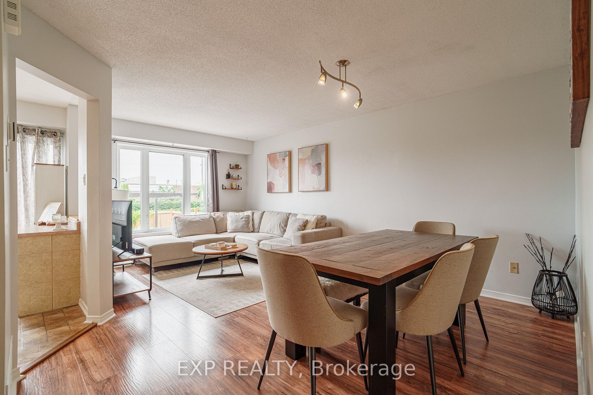 Photo 6 of 2010 Scully Way, Ottawa, Fallingbrook/Gardenway South — HOMEH