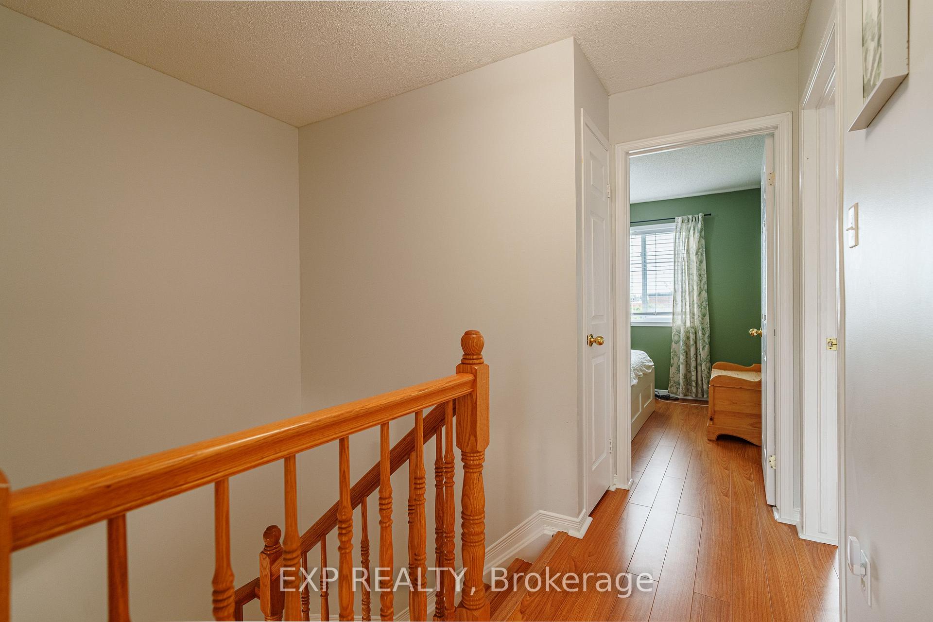 Photo 14 of 2010 Scully Way, Ottawa, Fallingbrook/Gardenway South — HOMEH