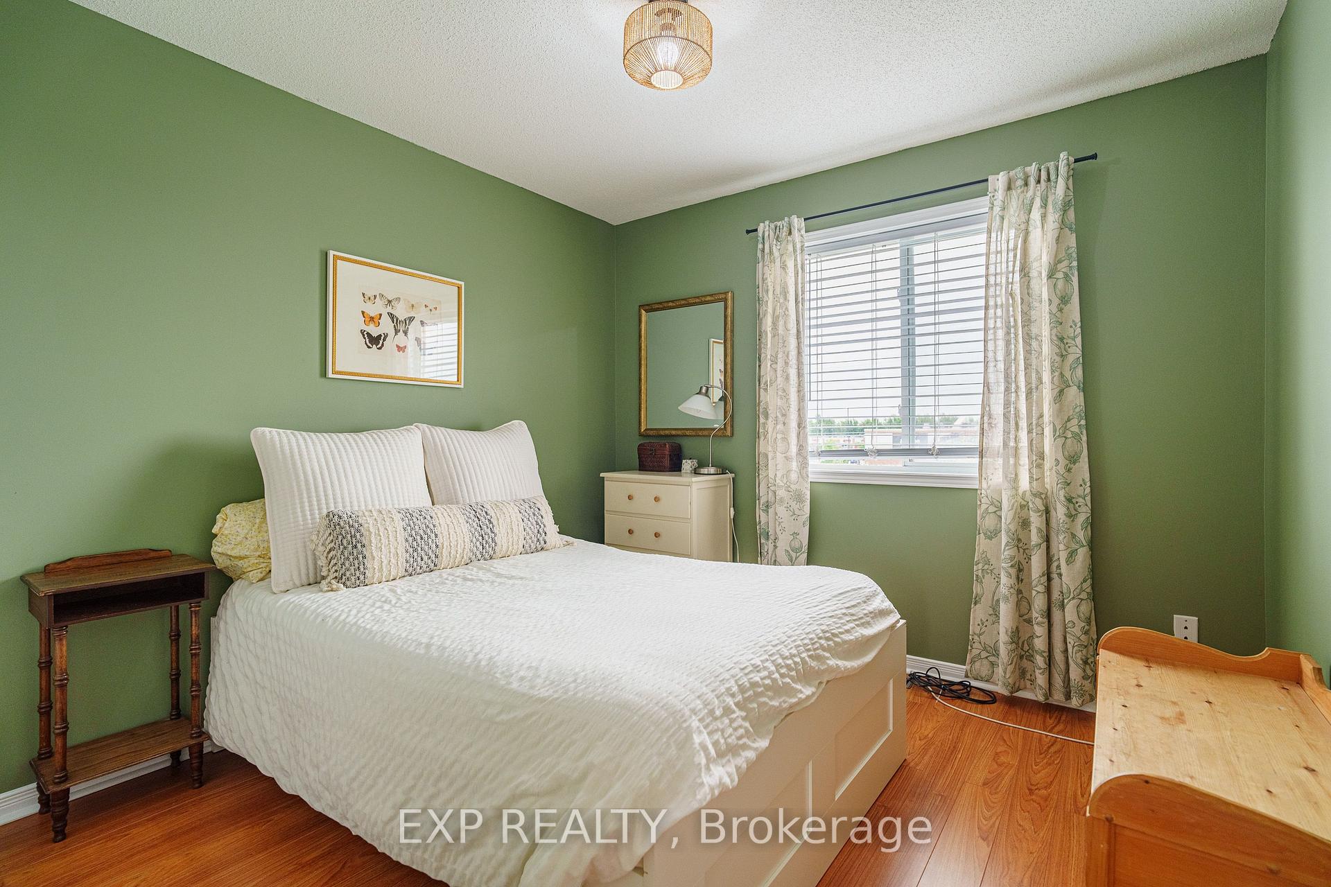 Photo 15 of 2010 Scully Way, Ottawa, Fallingbrook/Gardenway South — HOMEH
