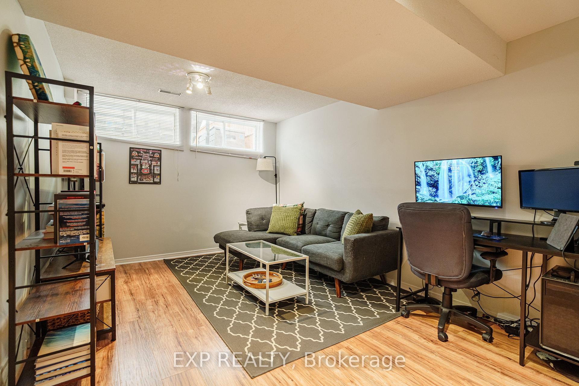 Photo 23 of 2010 Scully Way, Ottawa, Fallingbrook/Gardenway South — HOMEH