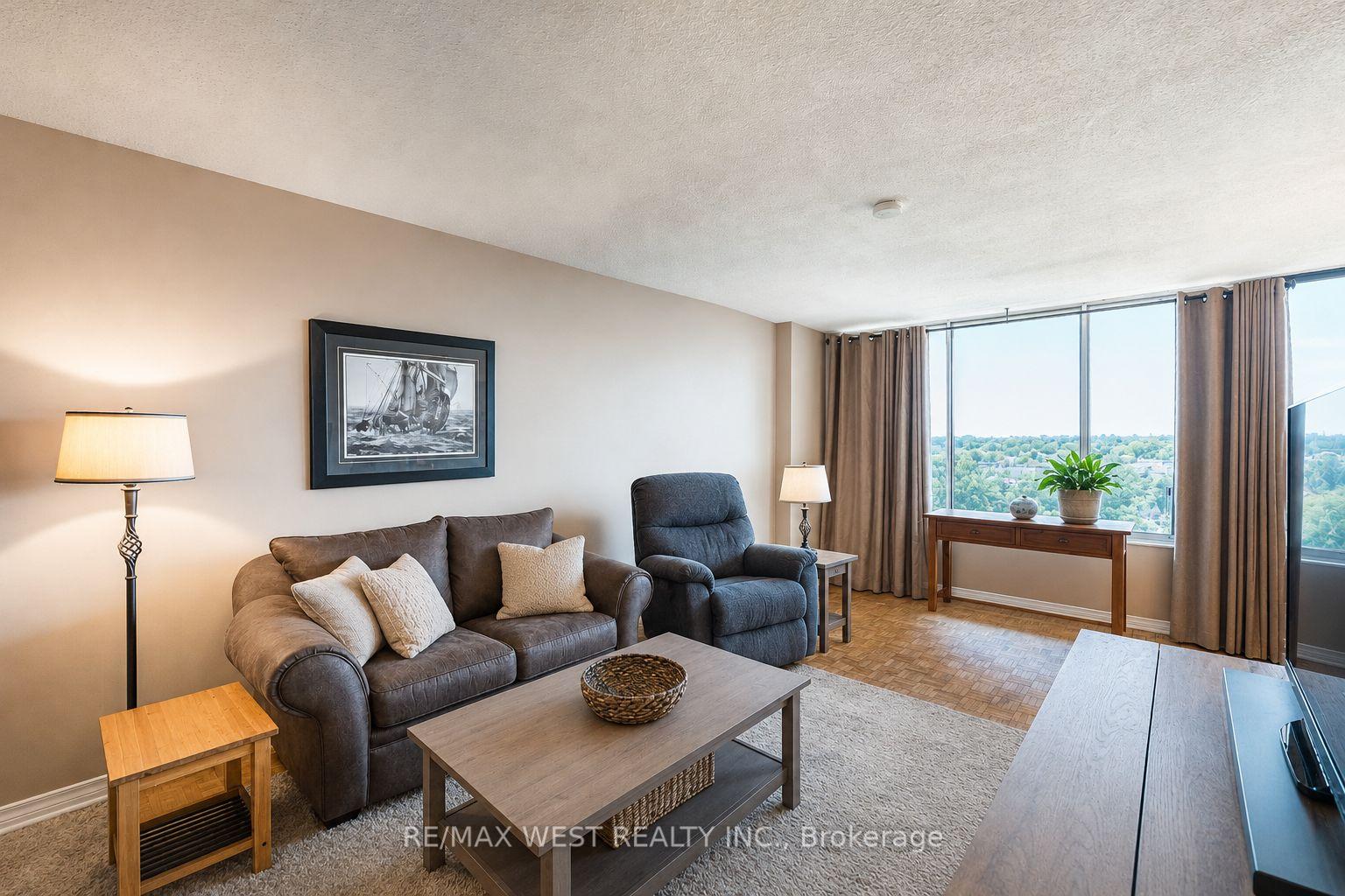 Photo 8 of Unit 1104, 11 Wincott Drive, Etobicoke, Kingsview Village-The Westway — HOMEH