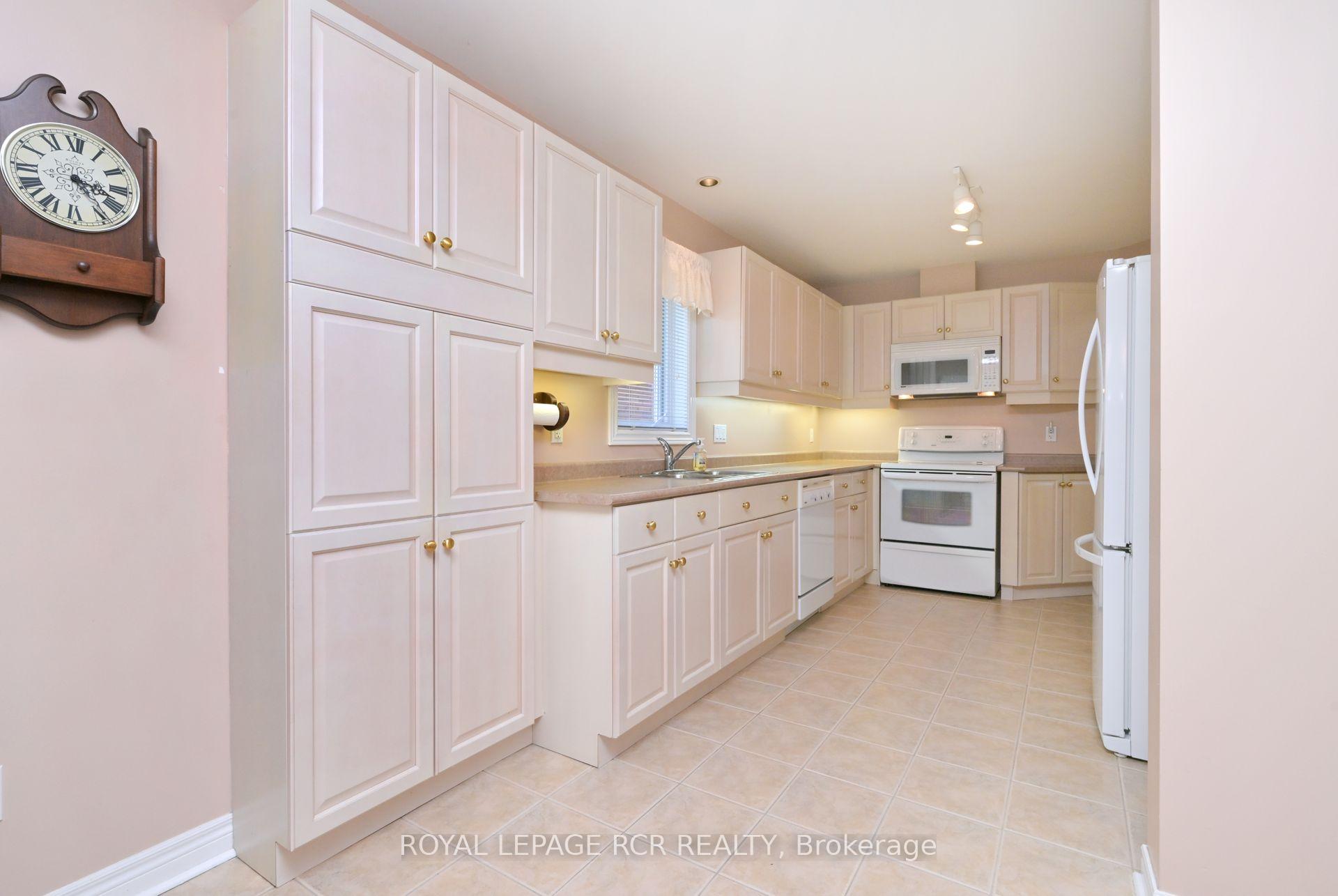Photo 5 of 83 Bella Vista Trail, New Tecumseth, Alliston — HOMEH