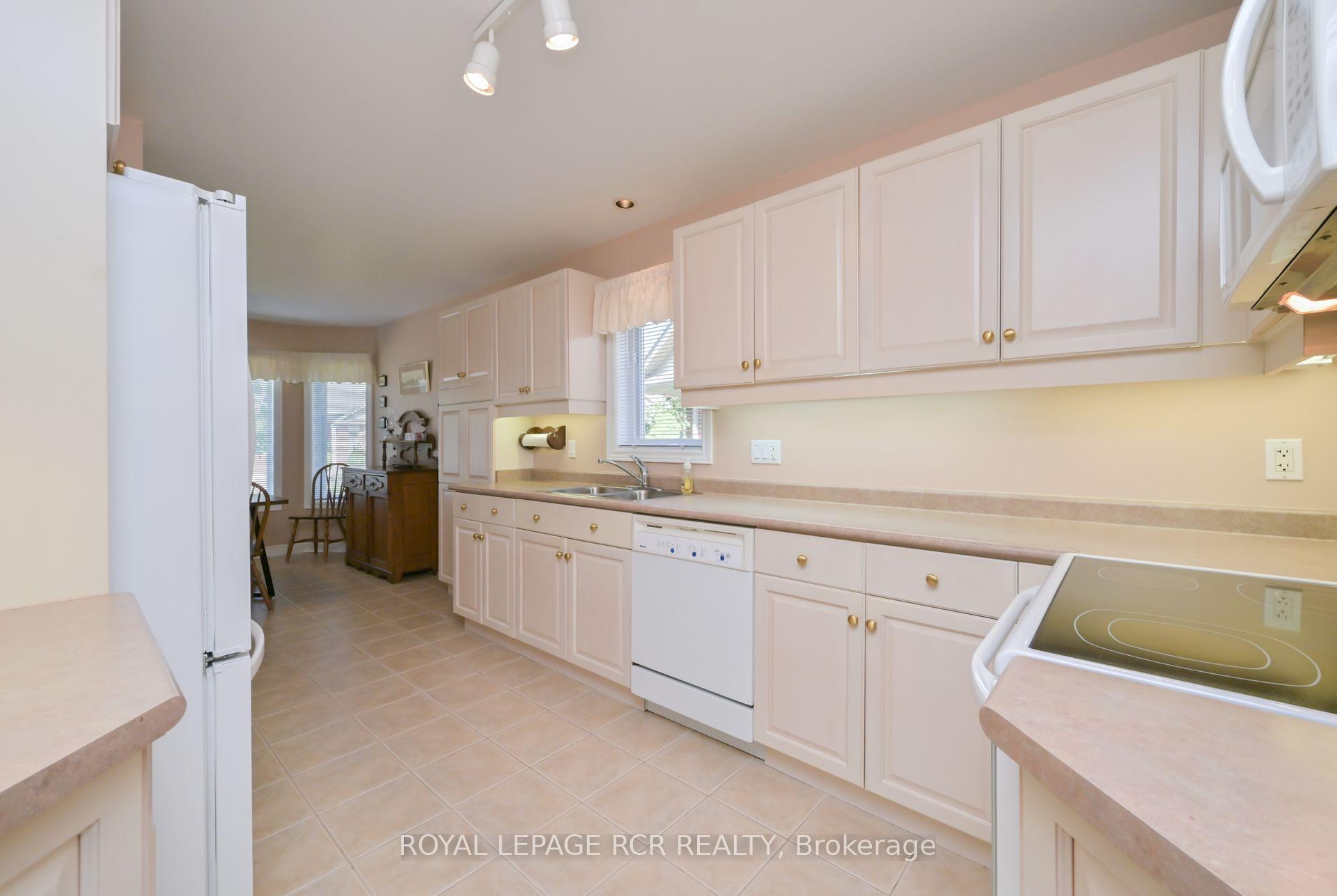 Photo 7 of 83 Bella Vista Trail, New Tecumseth, Alliston — HOMEH