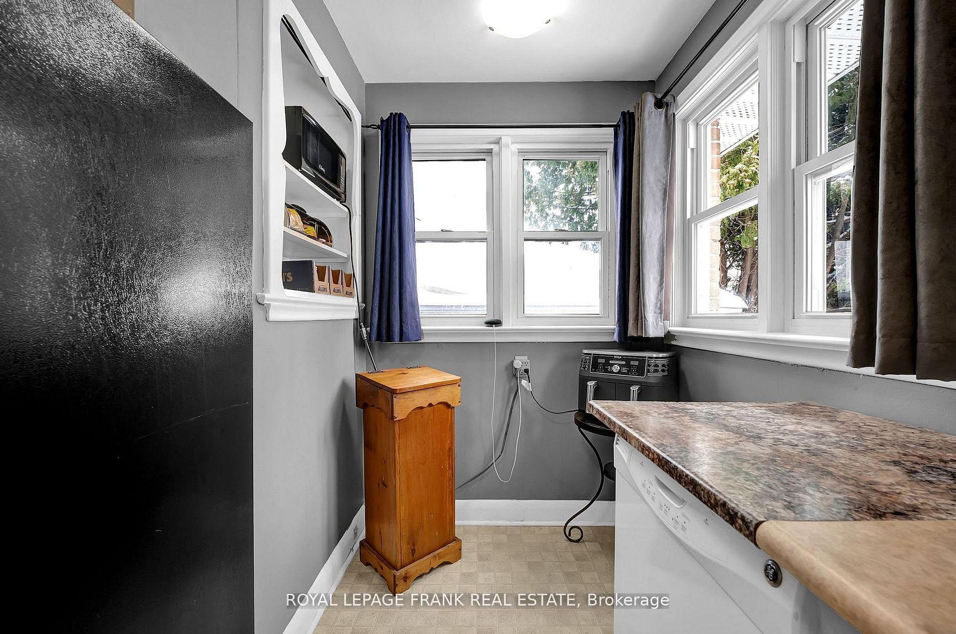 Photo 11 of 133 Abbott Boulevard, Cobourg — HOMEH