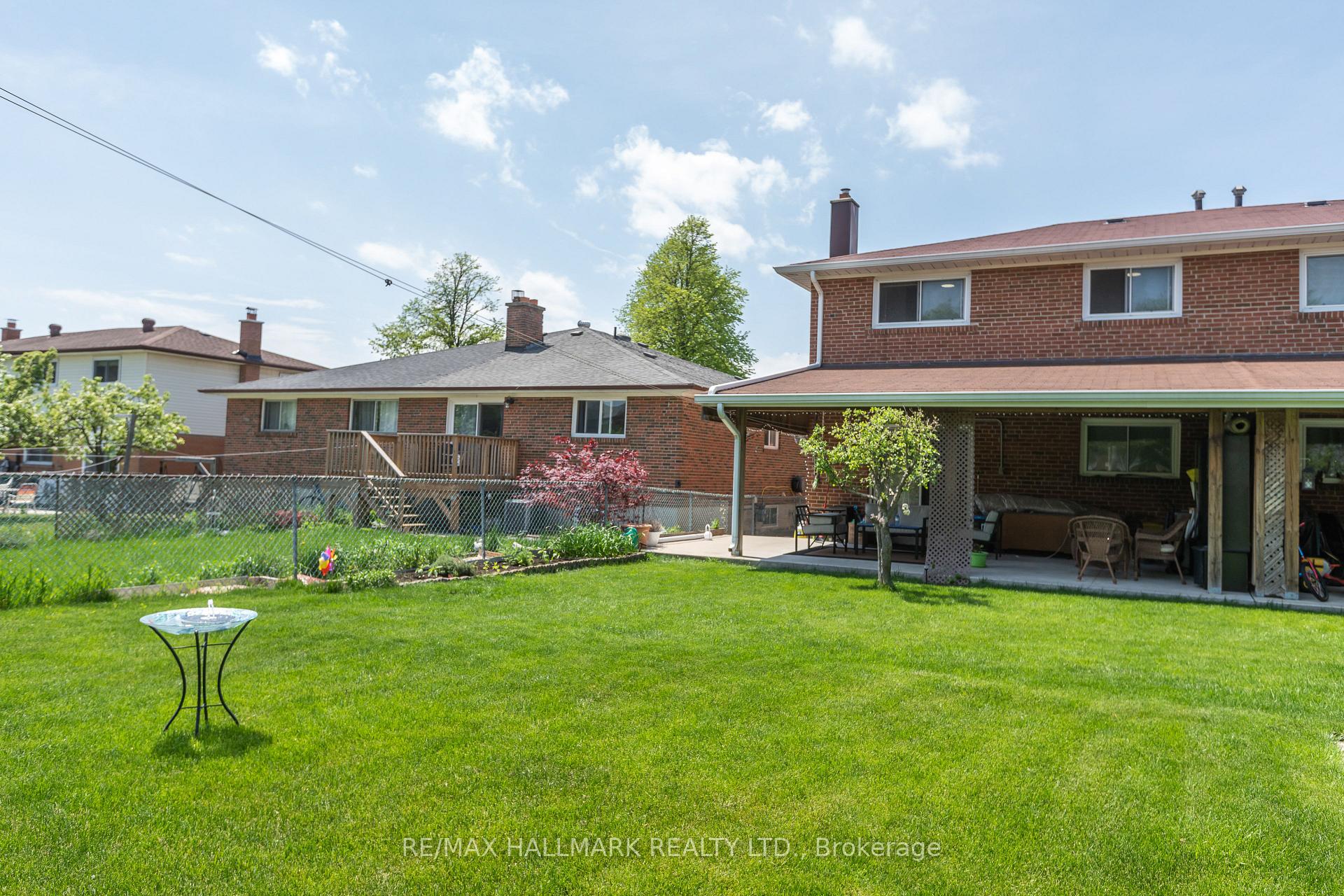 Photo 1 of Unit Upper, 243 Apache Trail, North York, Pleasant View — HOMEH