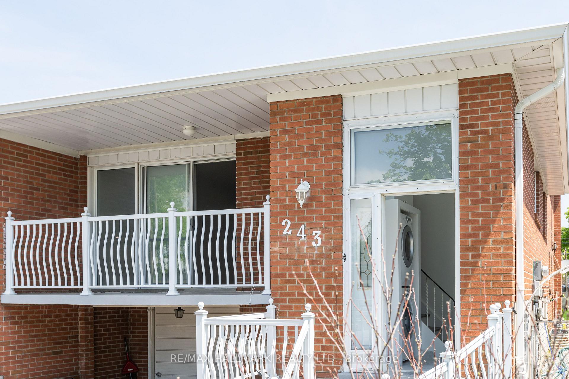 Photo 2 of Unit Upper, 243 Apache Trail, North York, Pleasant View — HOMEH