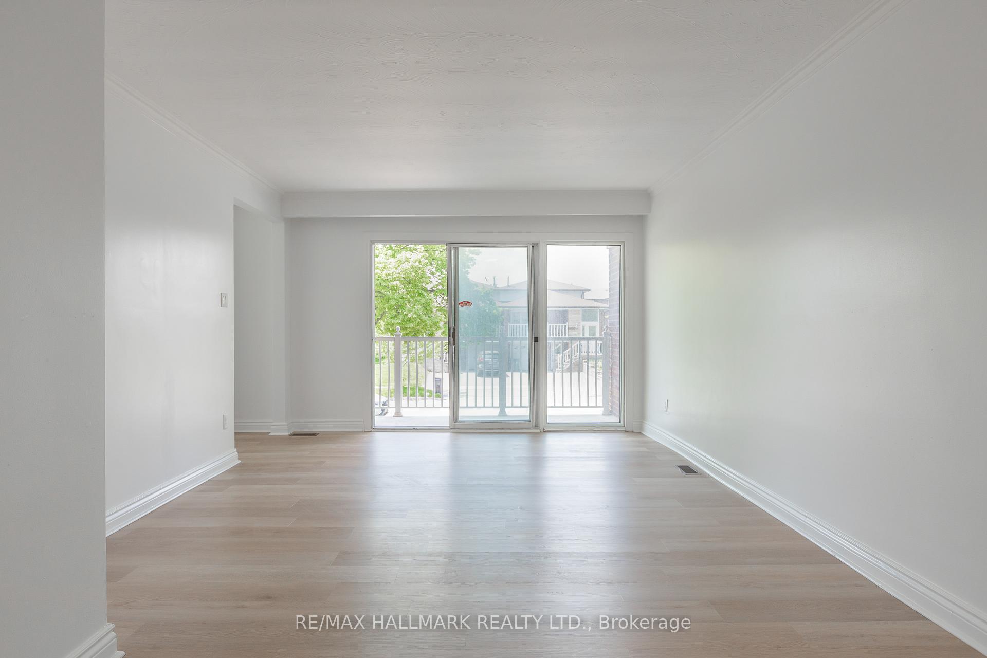 Photo 4 of Unit Upper, 243 Apache Trail, North York, Pleasant View — HOMEH