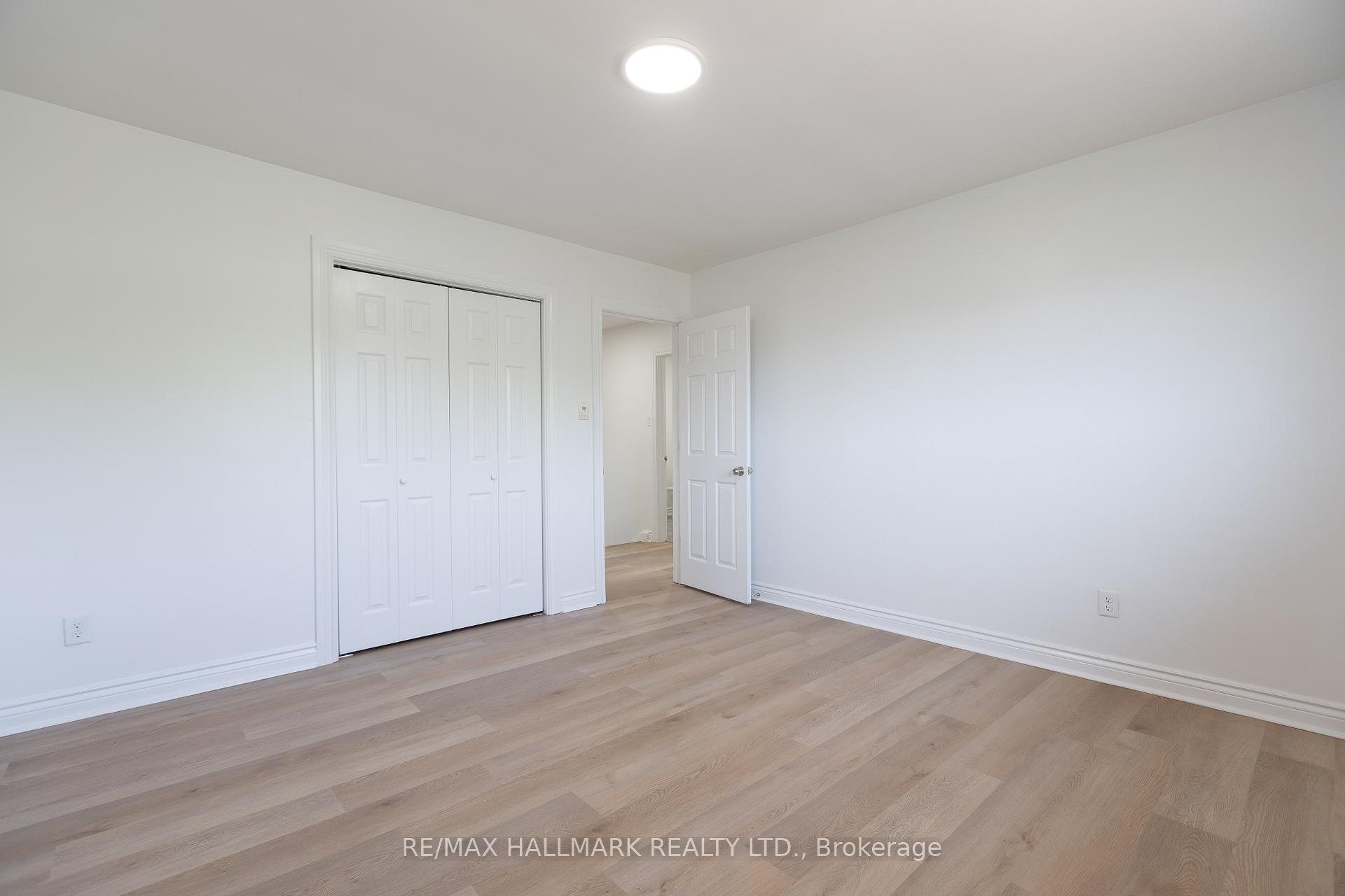 Photo 13 of Unit Upper, 243 Apache Trail, North York, Pleasant View — HOMEH