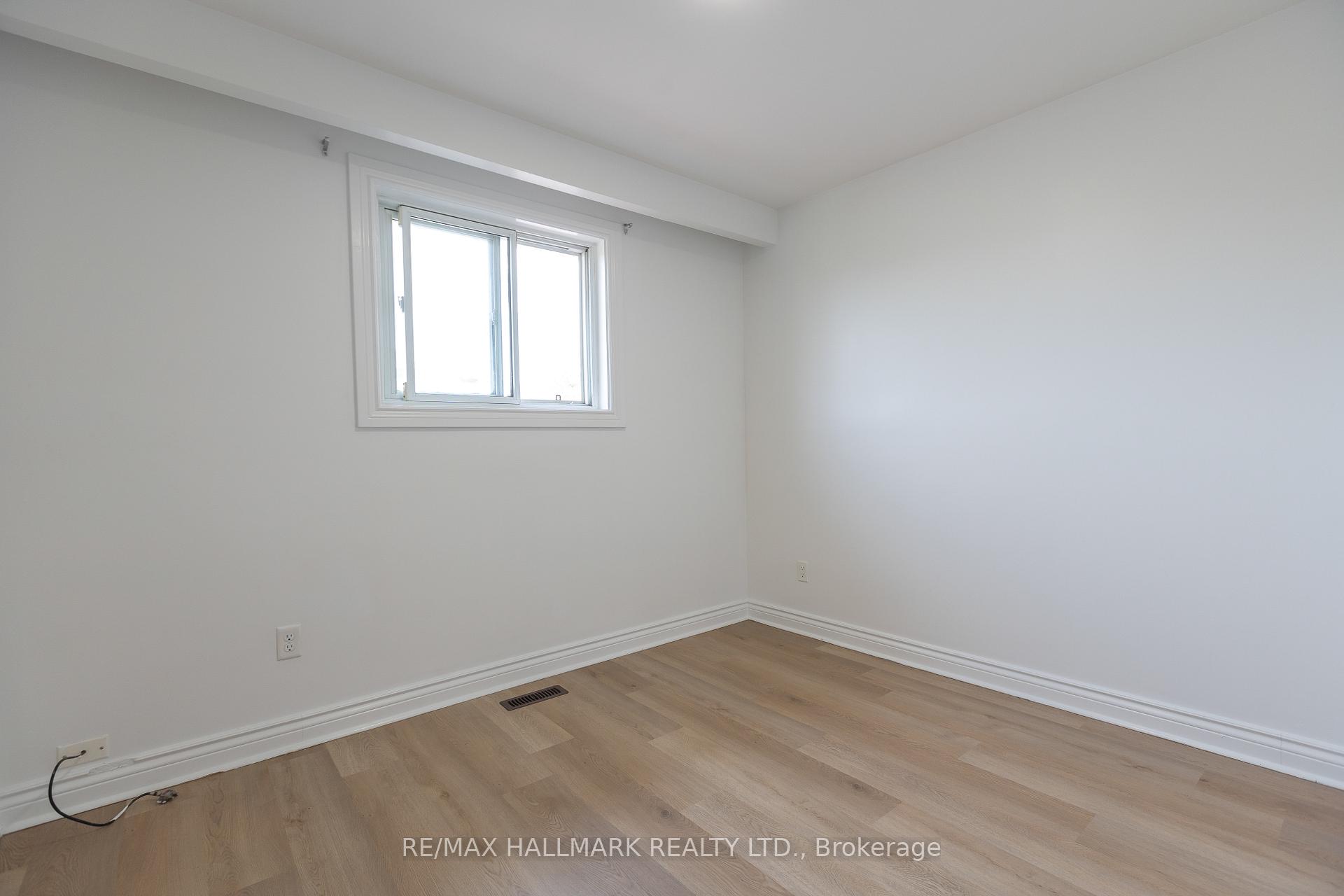 Photo 16 of Unit Upper, 243 Apache Trail, North York, Pleasant View — HOMEH