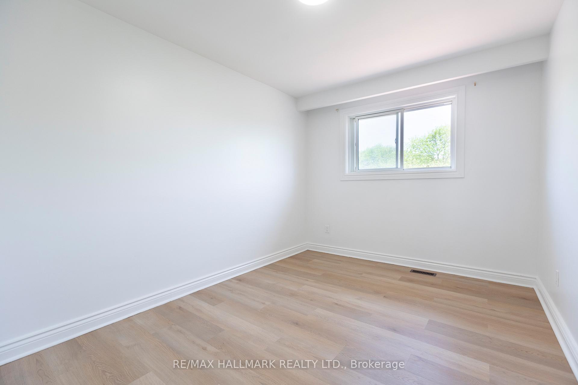 Photo 18 of Unit Upper, 243 Apache Trail, North York, Pleasant View — HOMEH