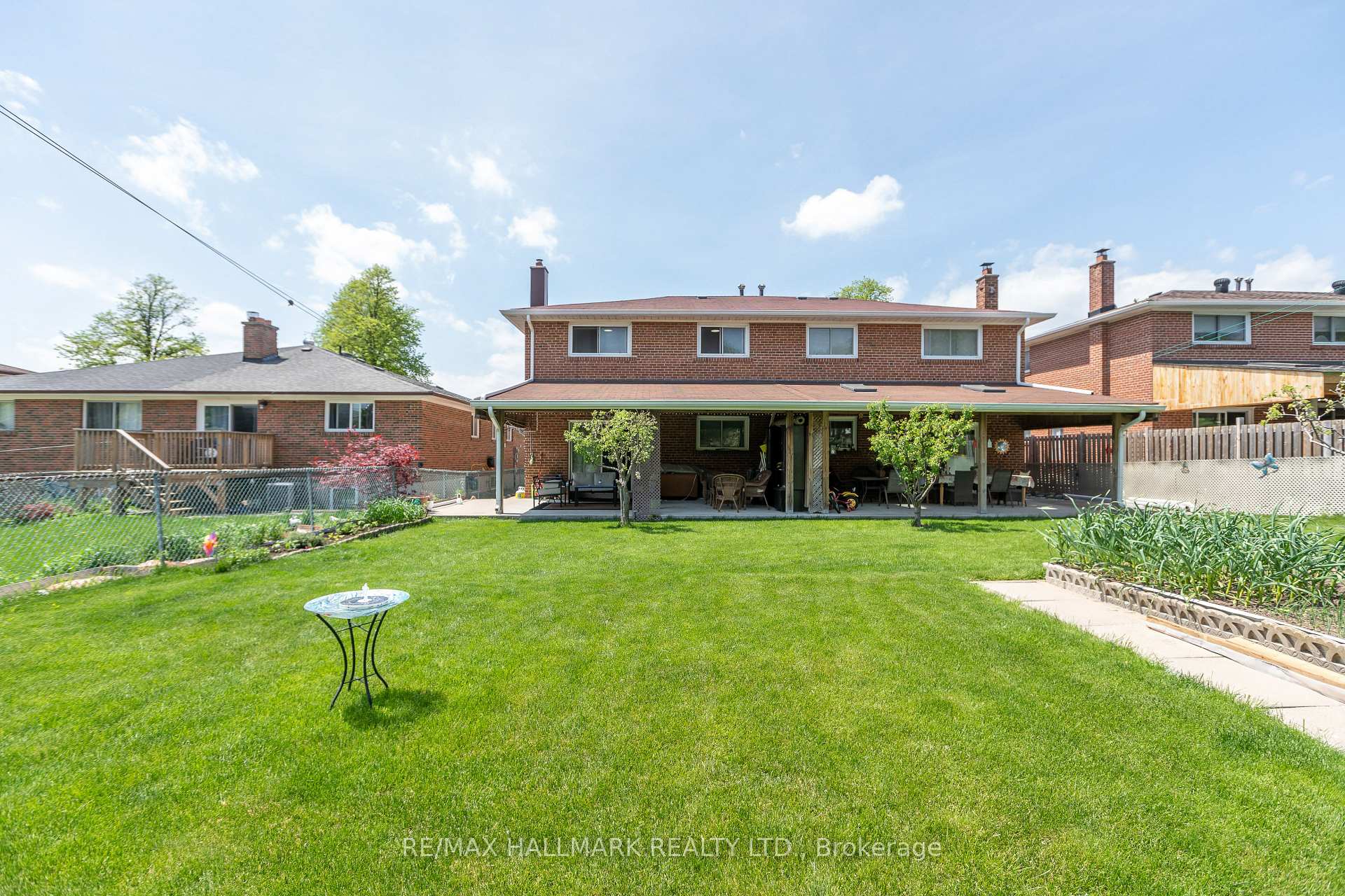 Photo 22 of Unit Upper, 243 Apache Trail, North York, Pleasant View — HOMEH