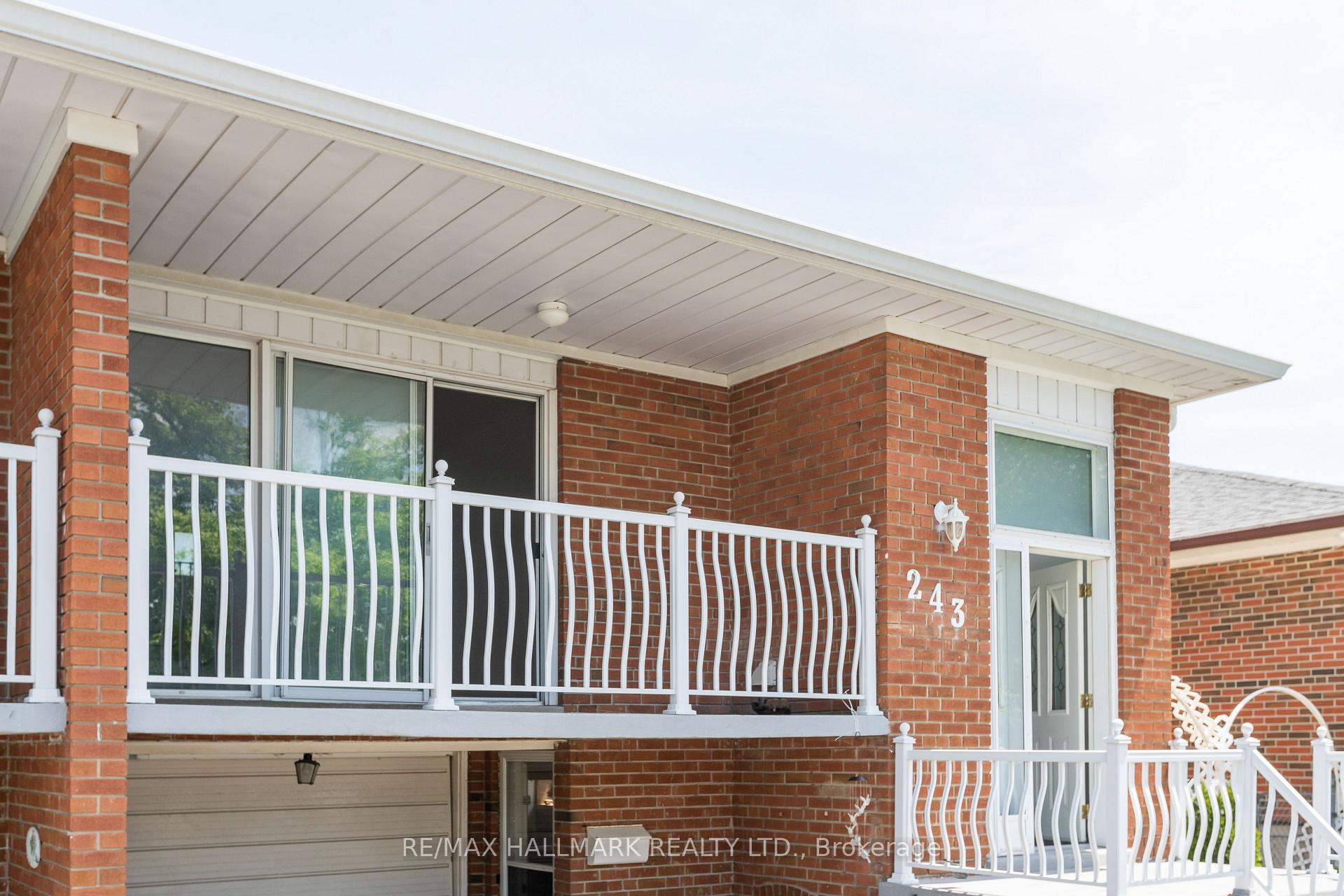 Photo 23 of Unit Upper, 243 Apache Trail, North York, Pleasant View — HOMEH