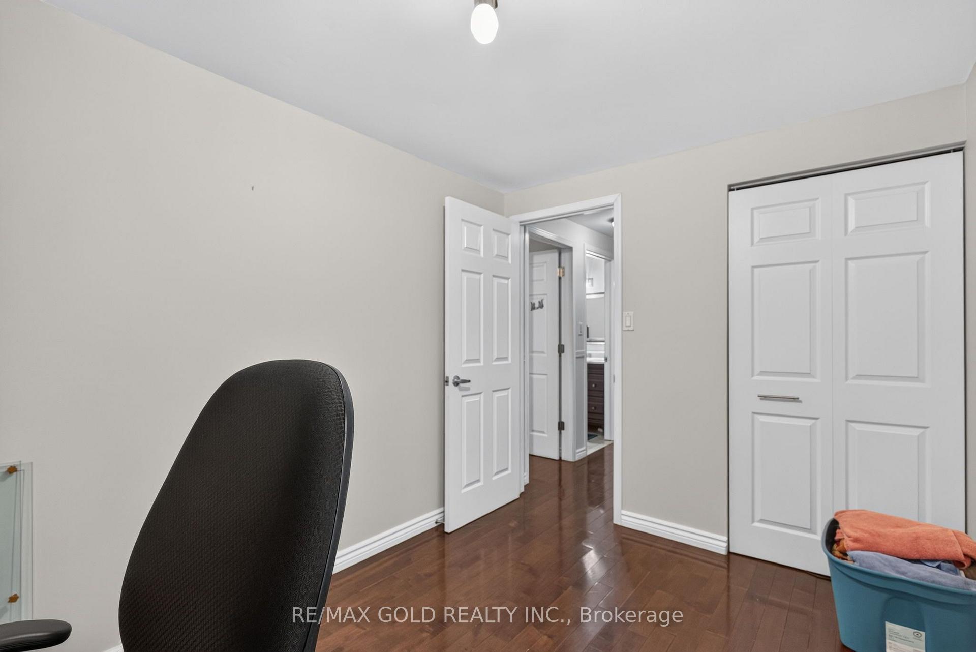 Photo 20 of 32 Dunblaine Crescent, Brampton, Southgate — HOMEH