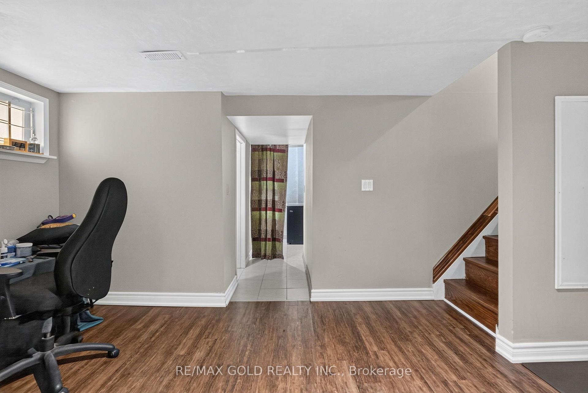 Photo 28 of 32 Dunblaine Crescent, Brampton, Southgate — HOMEH