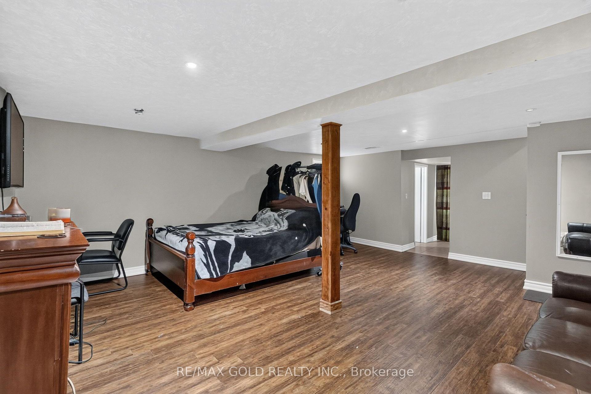 Photo 30 of 32 Dunblaine Crescent, Brampton, Southgate — HOMEH