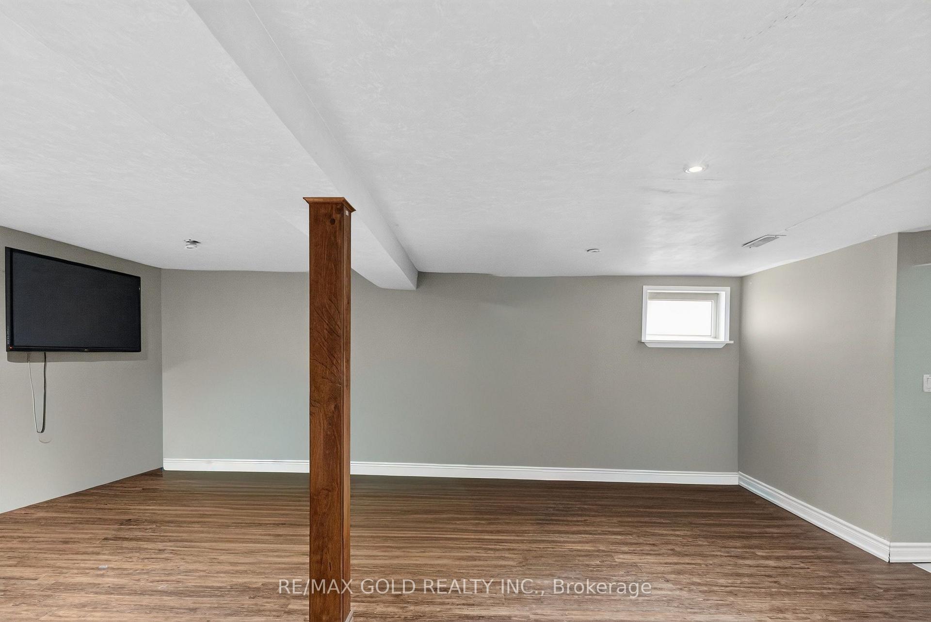 Photo 32 of 32 Dunblaine Crescent, Brampton, Southgate — HOMEH