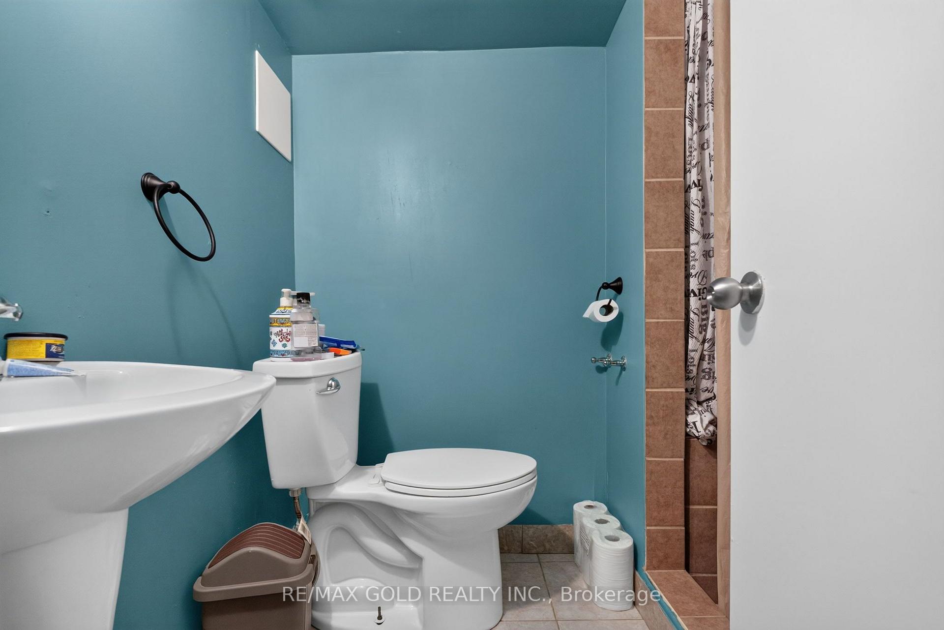 Photo 36 of 32 Dunblaine Crescent, Brampton, Southgate — HOMEH