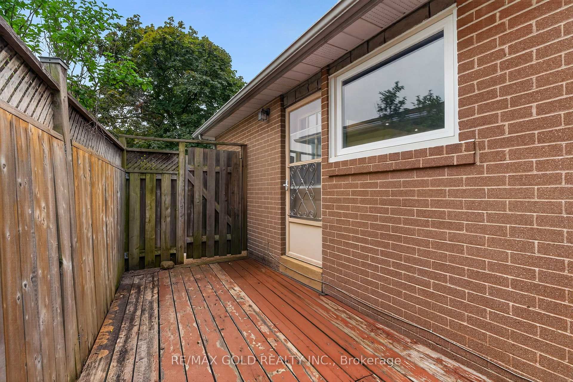 Photo 40 of 32 Dunblaine Crescent, Brampton, Southgate — HOMEH