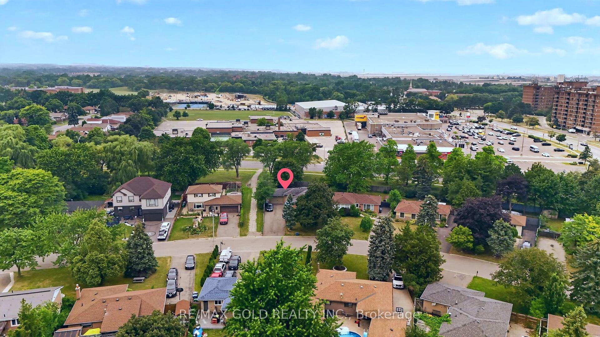 Photo 48 of 32 Dunblaine Crescent, Brampton, Southgate — HOMEH