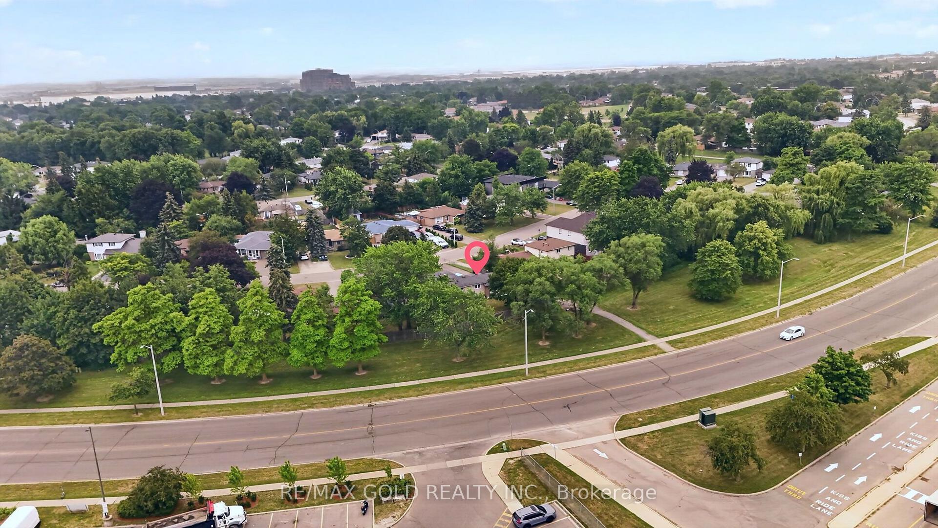 Photo 46 of 32 Dunblaine Crescent, Brampton, Southgate — HOMEH