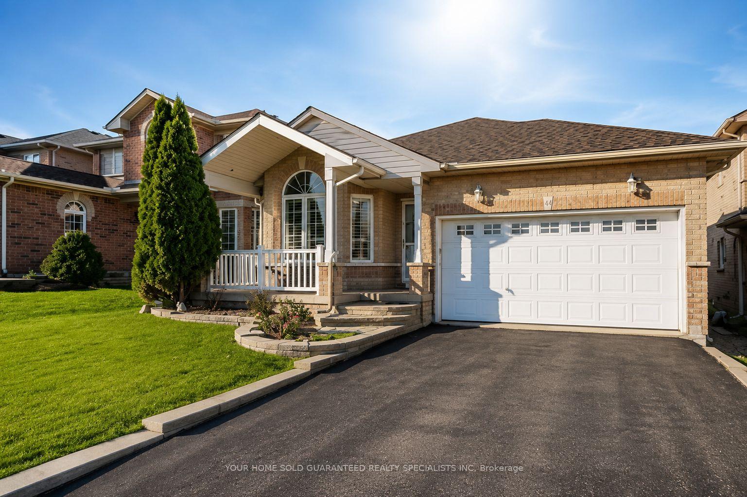 Photo 1 of 18 Couples Court, Barrie, East Bayfield — HOMEH