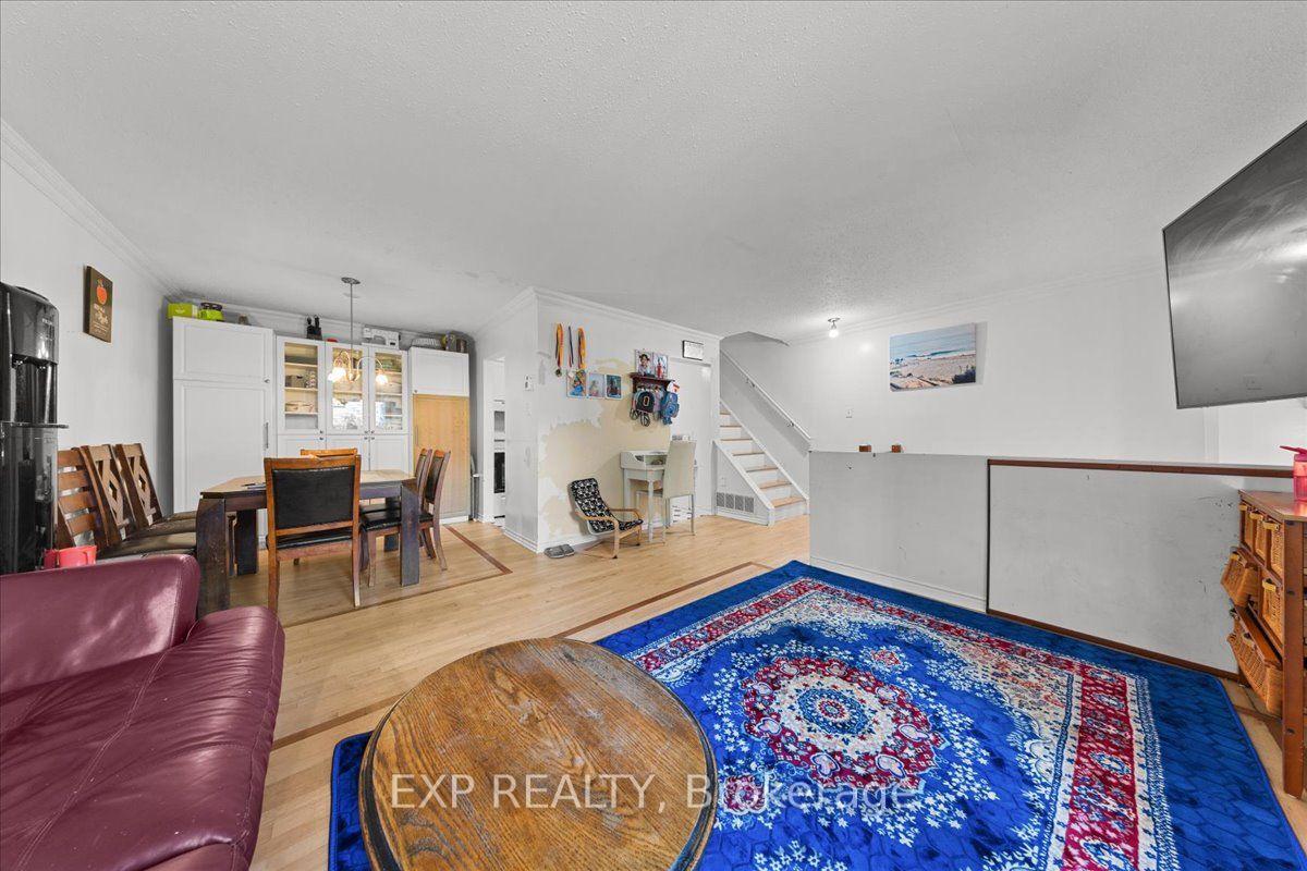 Photo 9 of Unit 9, 407 Montfort Street, Ottawa, Cardinal Glen — HOMEH
