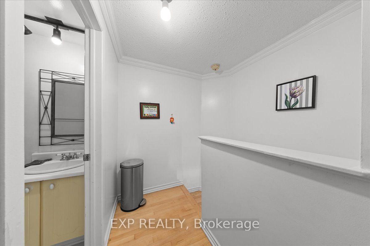 Photo 15 of Unit 9, 407 Montfort Street, Ottawa, Cardinal Glen — HOMEH