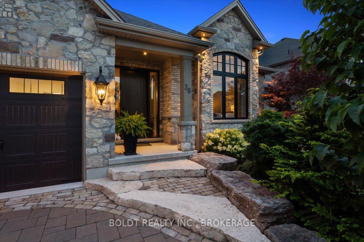 Photo 2 of 36 Philmori Boulevard, Pelham, Fonthill — HOMEH