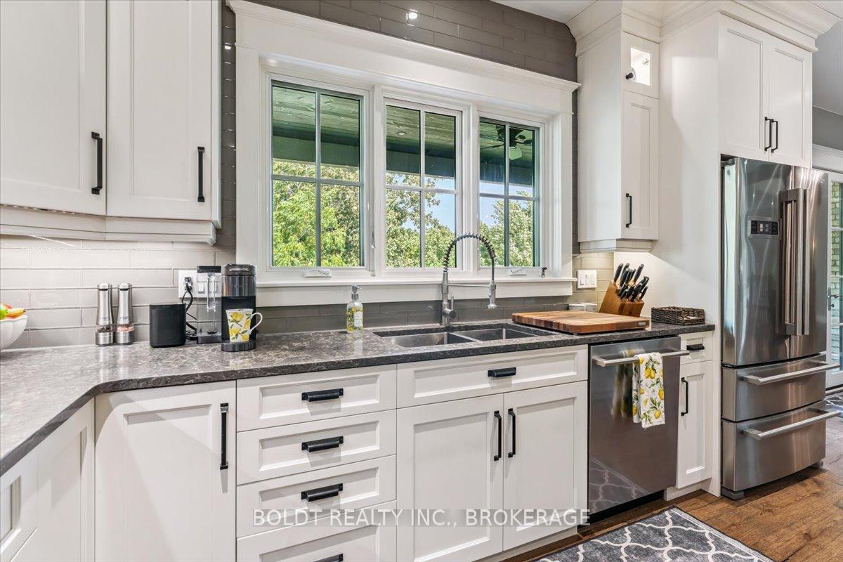 Photo 17 of 36 Philmori Boulevard, Pelham, Fonthill — HOMEH