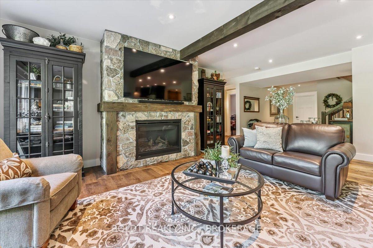 Photo 34 of 36 Philmori Boulevard, Pelham, Fonthill — HOMEH