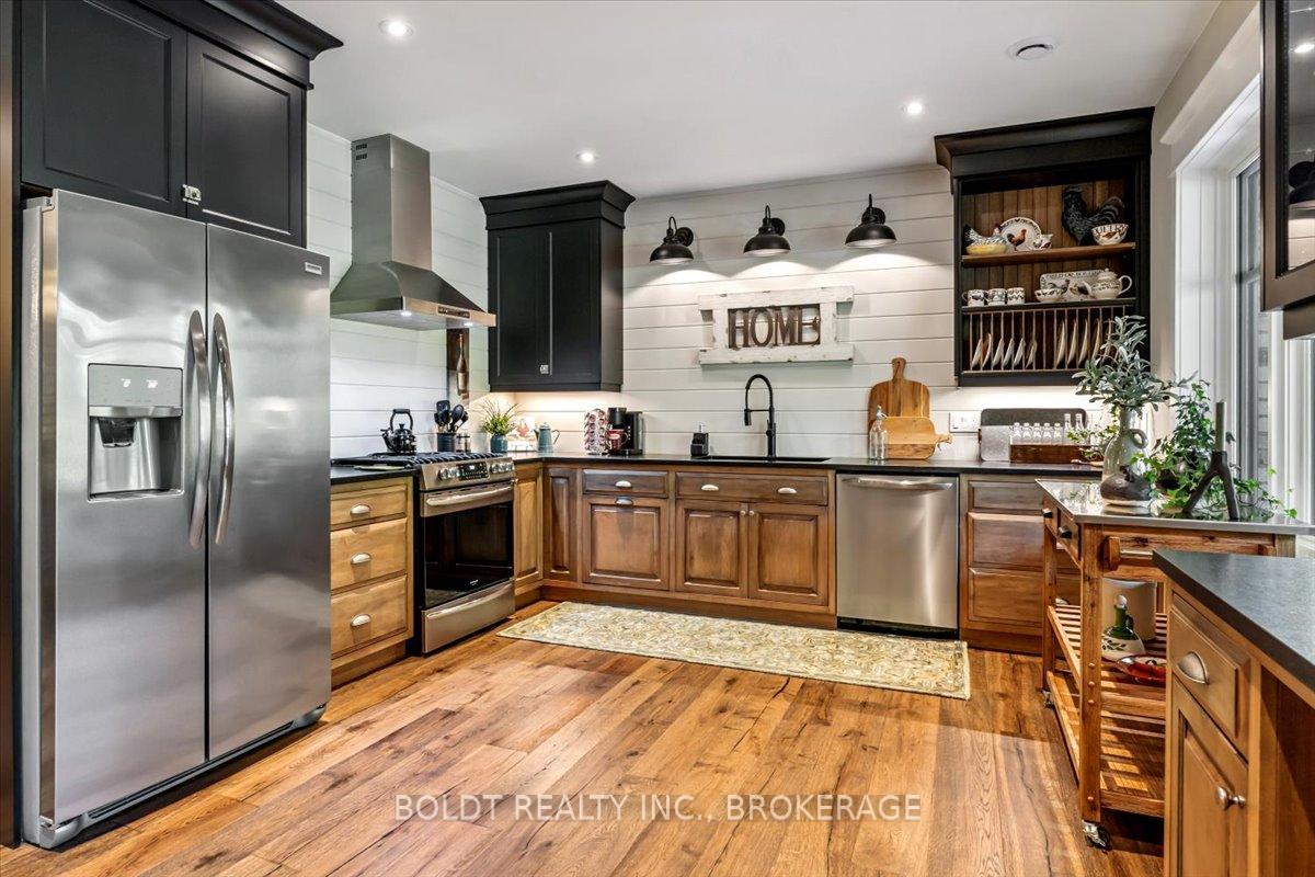 Photo 35 of 36 Philmori Boulevard, Pelham, Fonthill — HOMEH