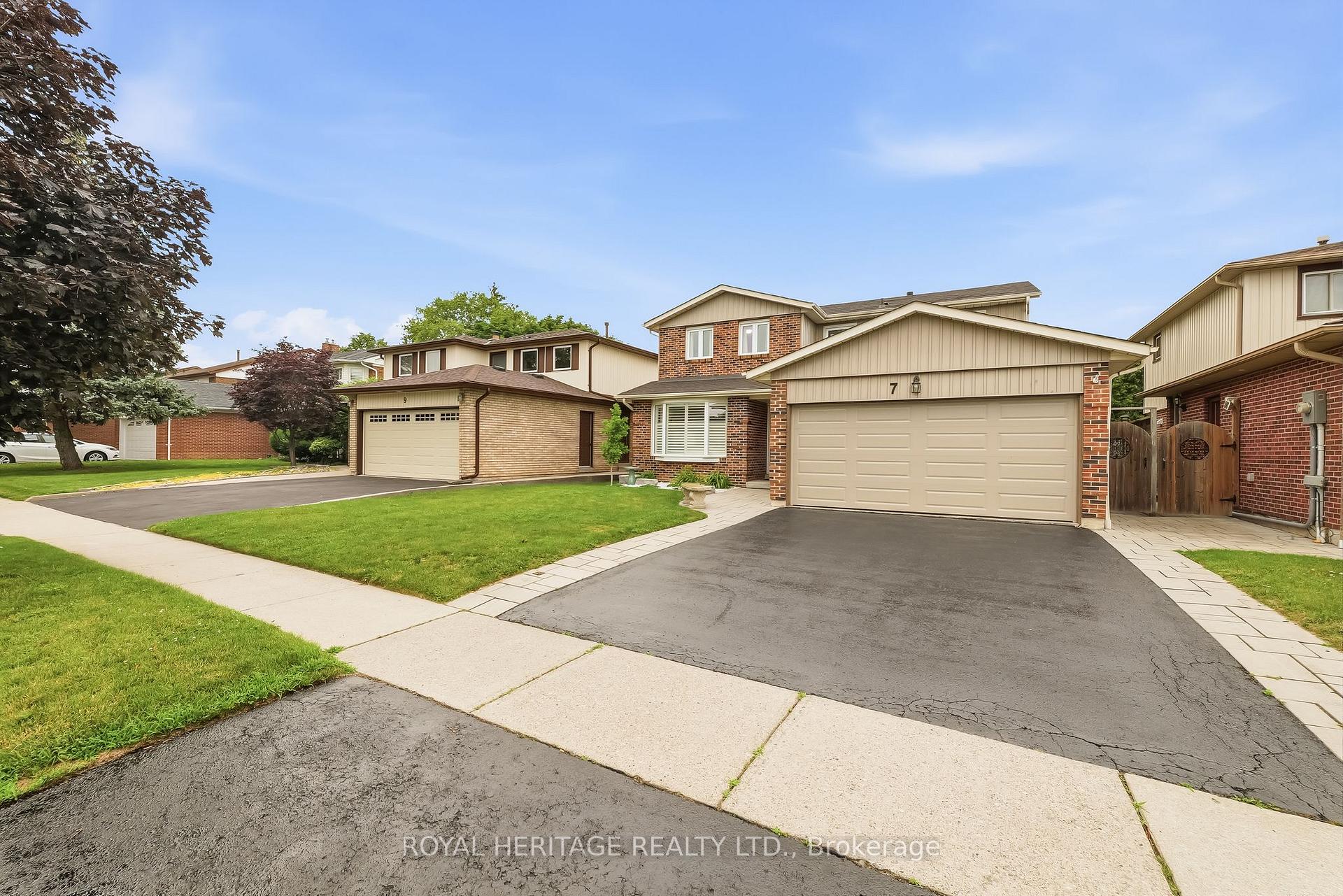 Photo 2 of 7 Carter Crescent, Whitby, Lynde Creek — HOMEH