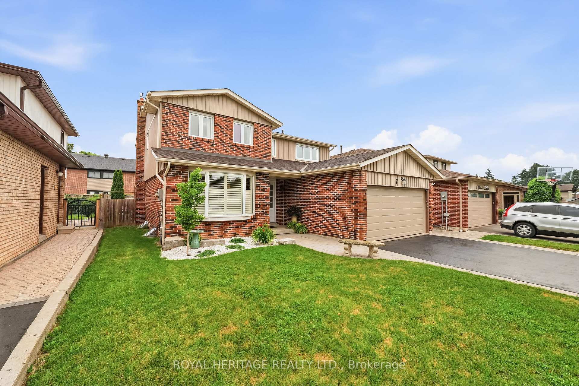 Photo 3 of 7 Carter Crescent, Whitby, Lynde Creek — HOMEH