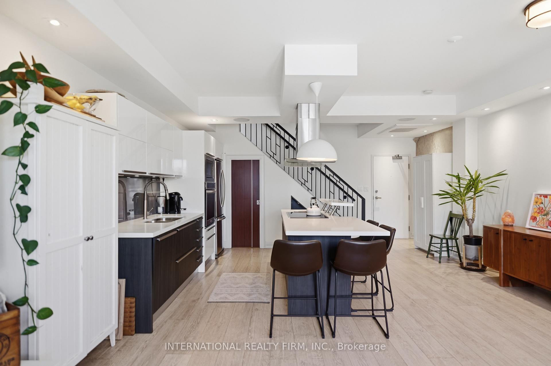 Front of Unit PH27, 500 Richmond St Street W