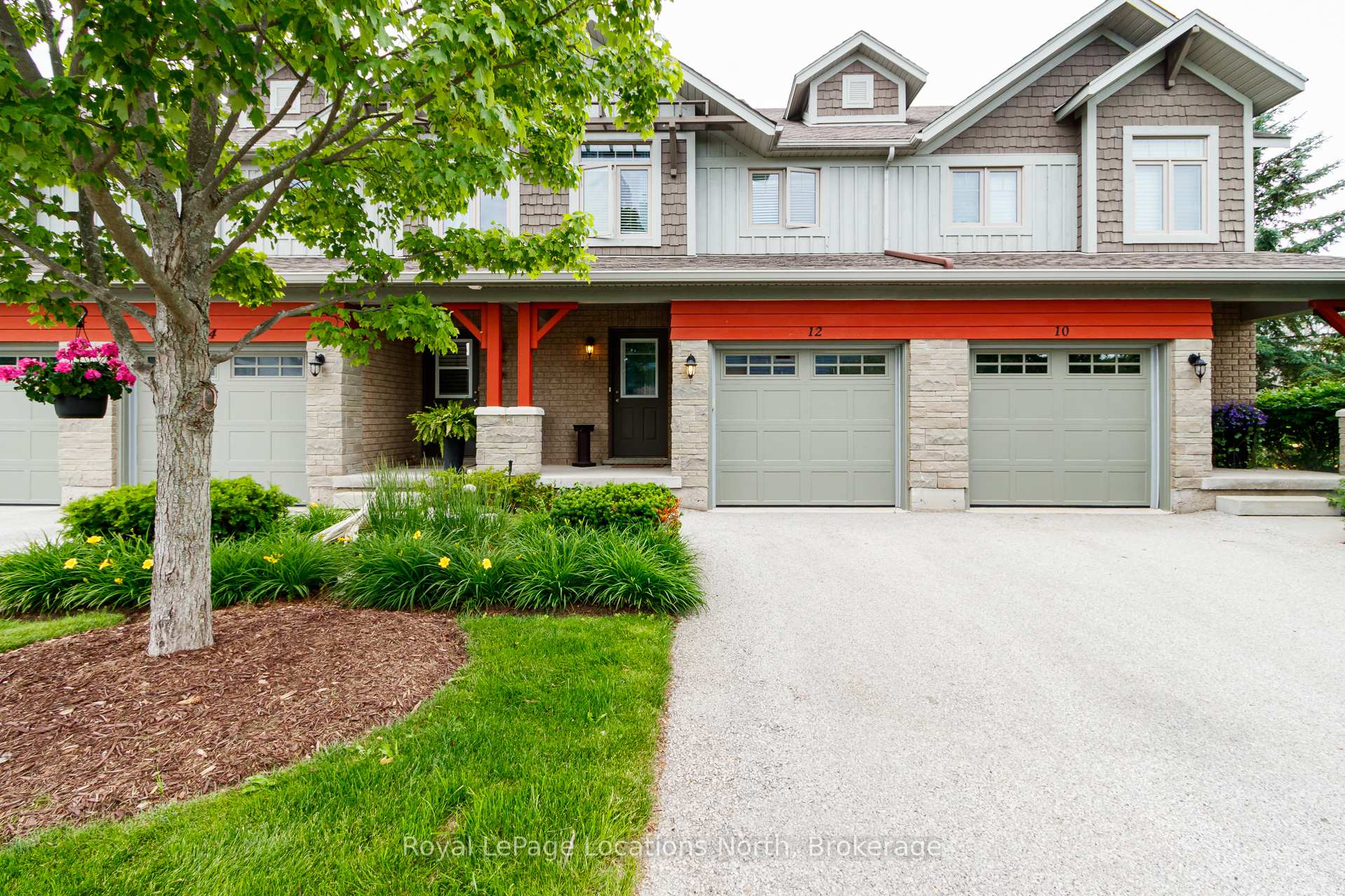 Photo 2 of 12 Silver Glen Boulevard, Collingwood — HOMEH