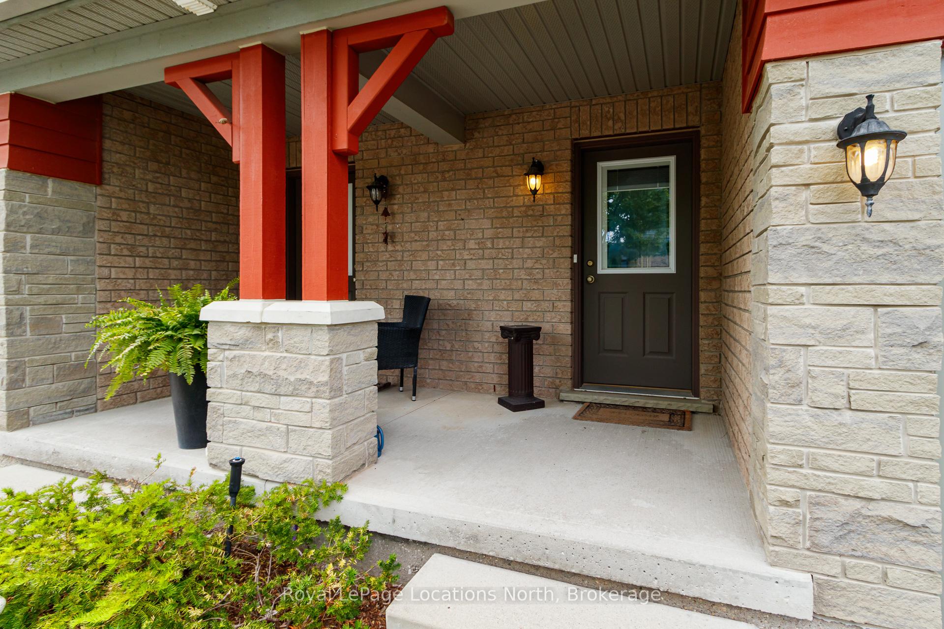 Photo 7 of 12 Silver Glen Boulevard, Collingwood — HOMEH