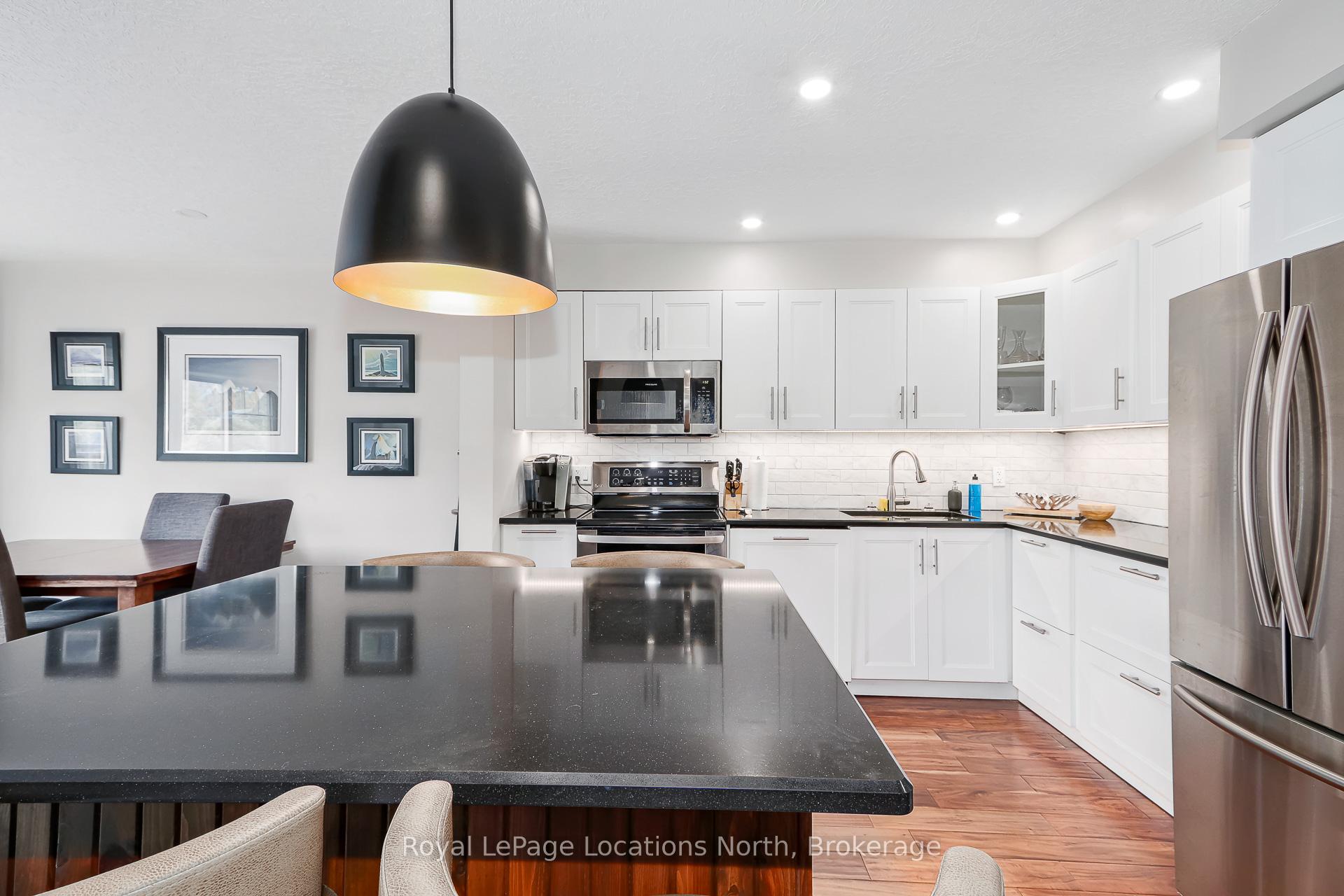 Photo 15 of 12 Silver Glen Boulevard, Collingwood — HOMEH