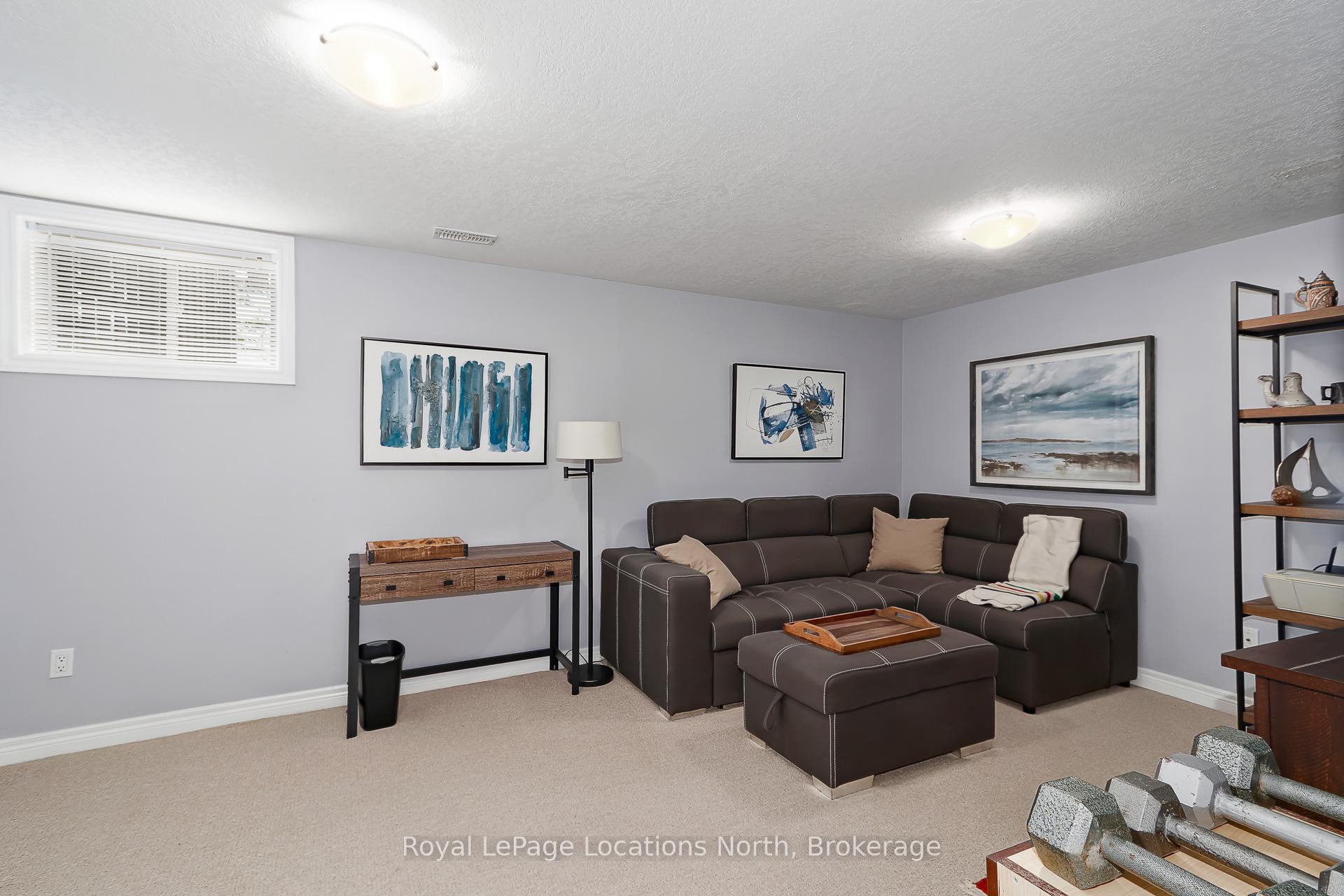 Photo 32 of 12 Silver Glen Boulevard, Collingwood — HOMEH