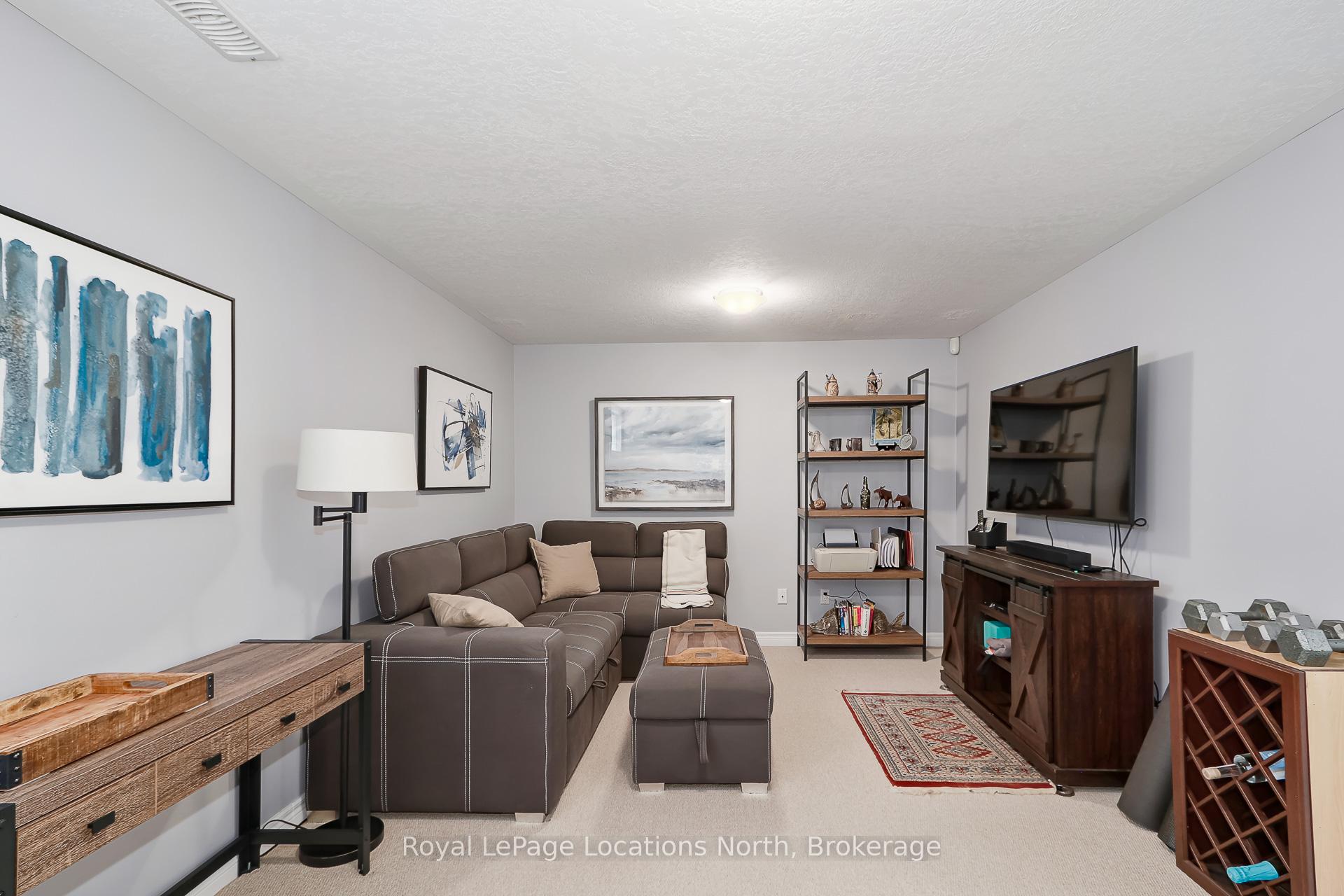Photo 33 of 12 Silver Glen Boulevard, Collingwood — HOMEH