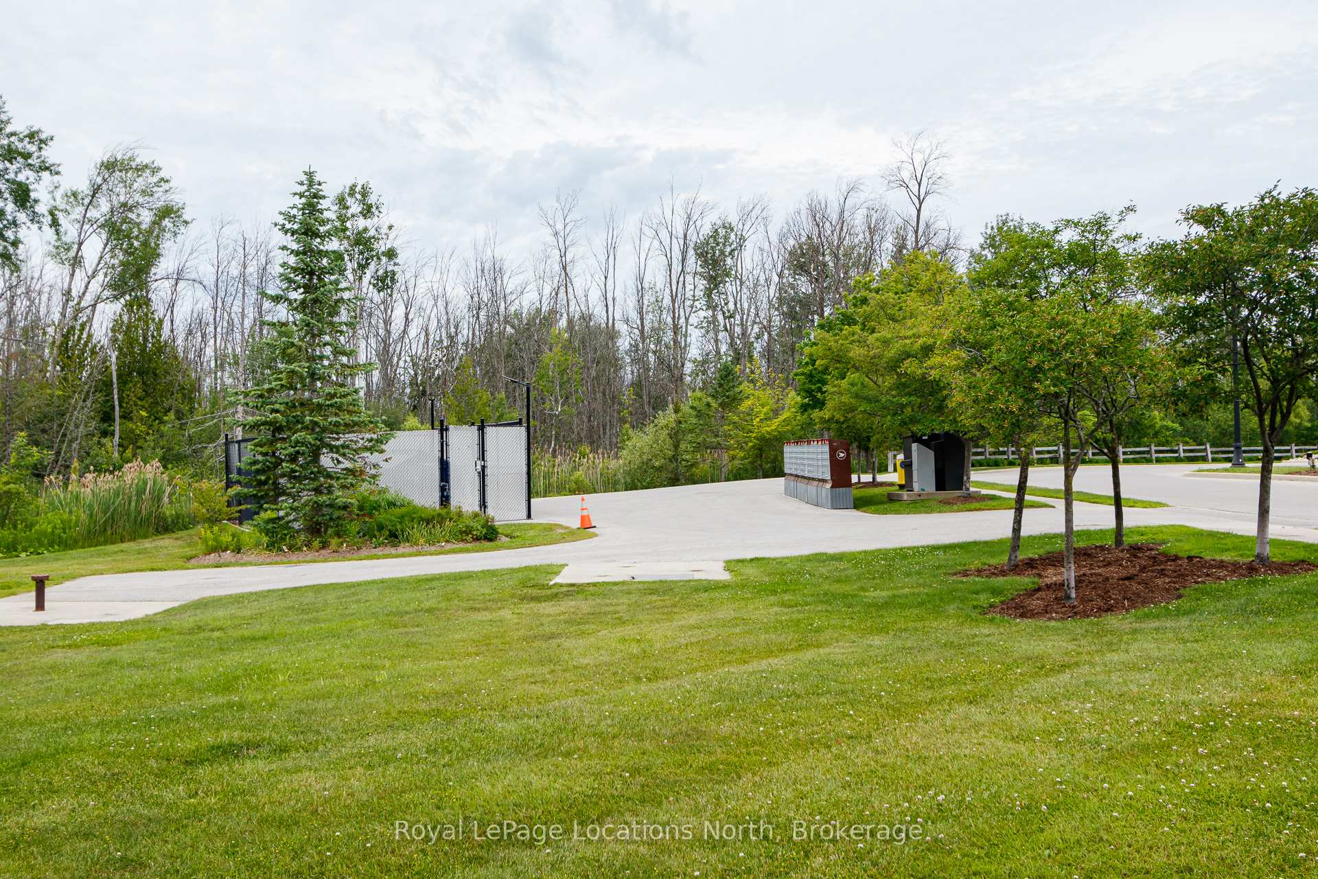 Photo 34 of 12 Silver Glen Boulevard, Collingwood — HOMEH