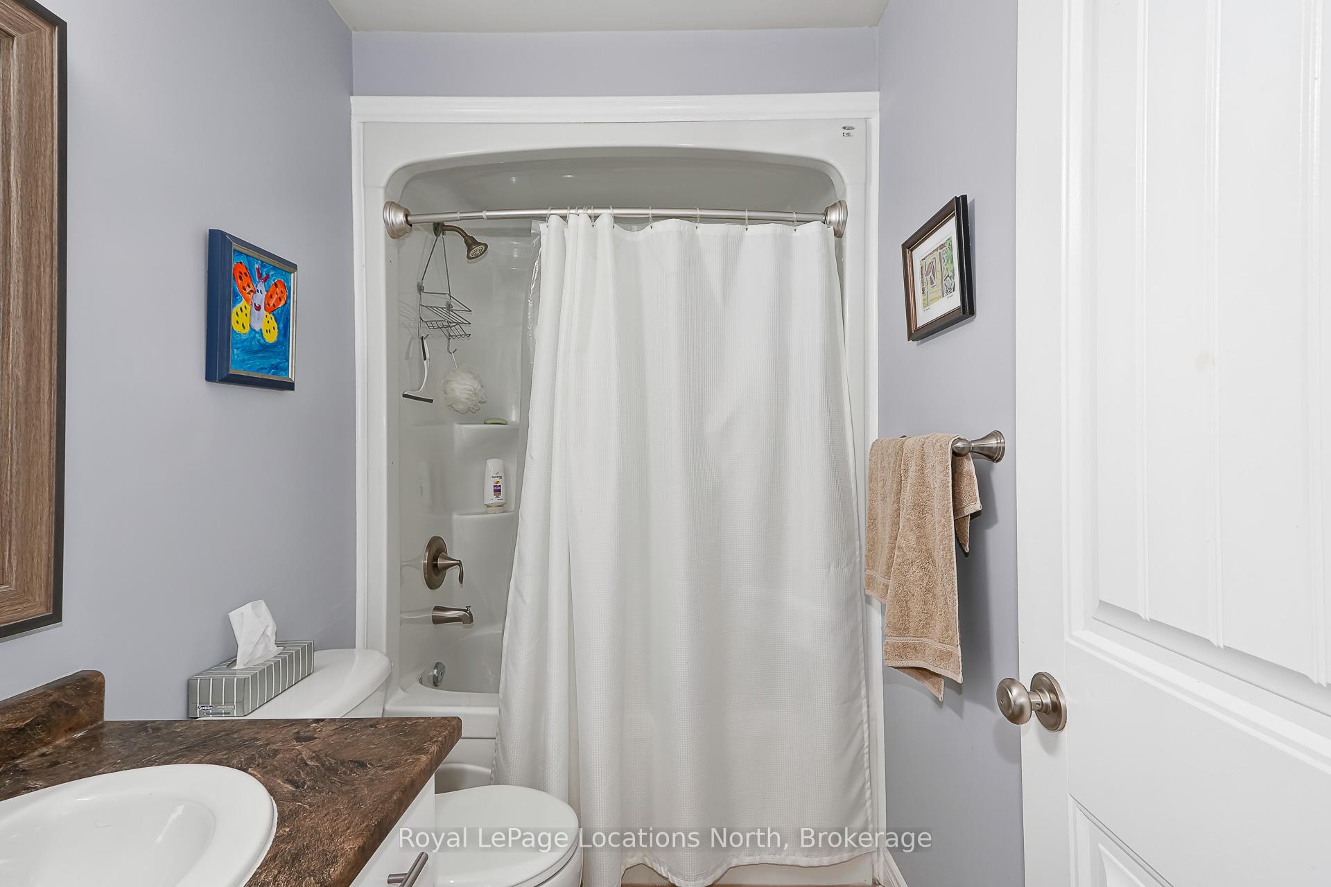 Photo 38 of 12 Silver Glen Boulevard, Collingwood — HOMEH