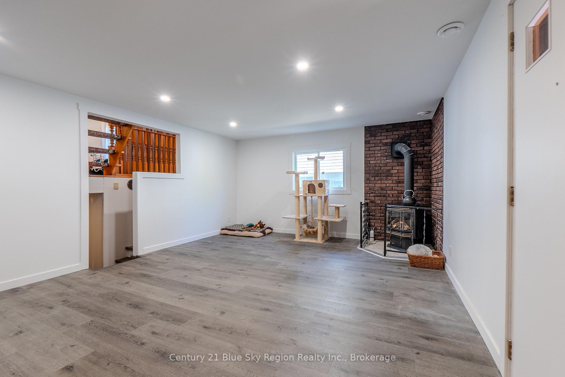 Photo 21 of 174 Princess Street E, North Bay, Central — HOMEH