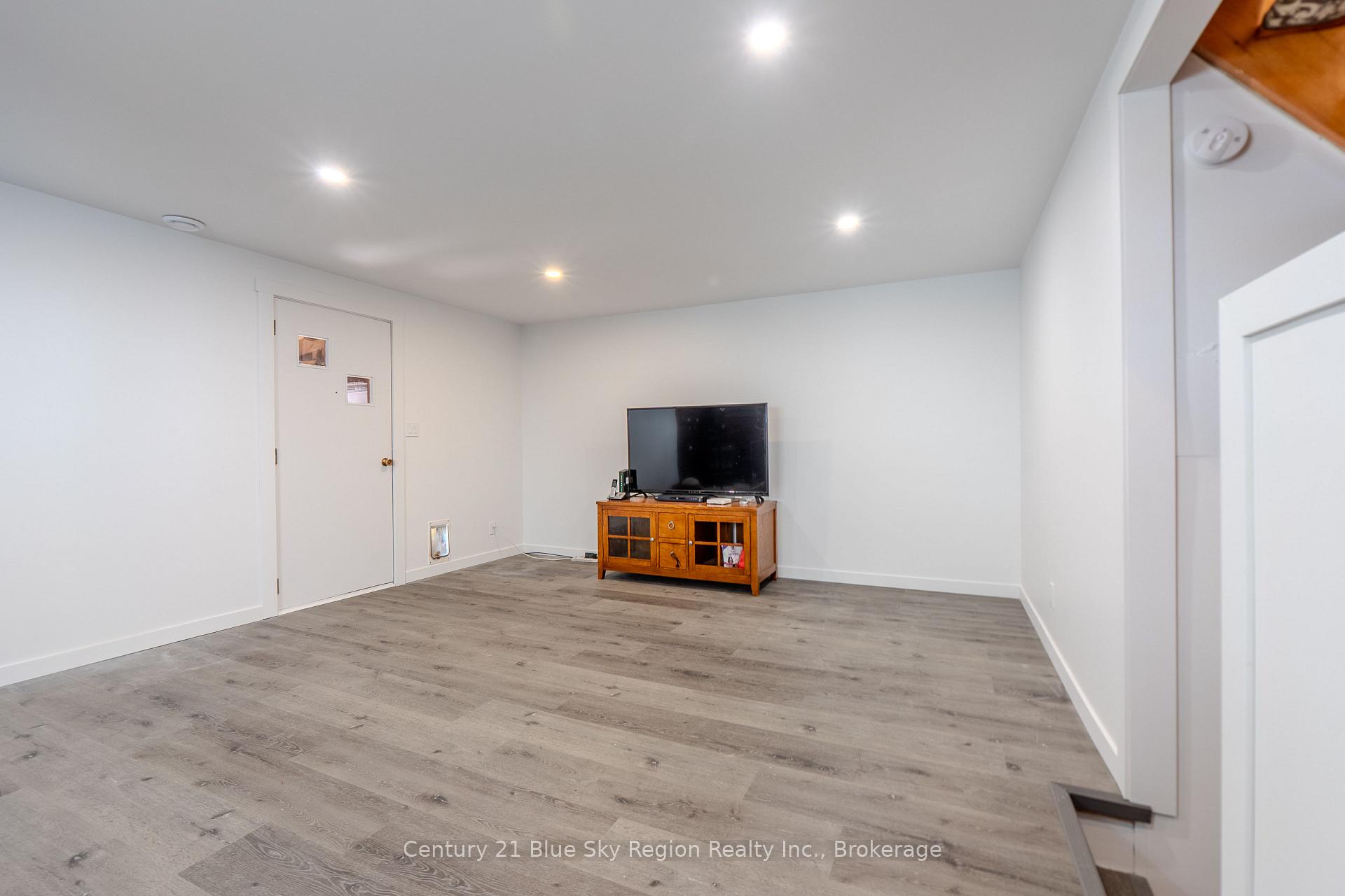 Photo 23 of 174 Princess Street E, North Bay, Central — HOMEH