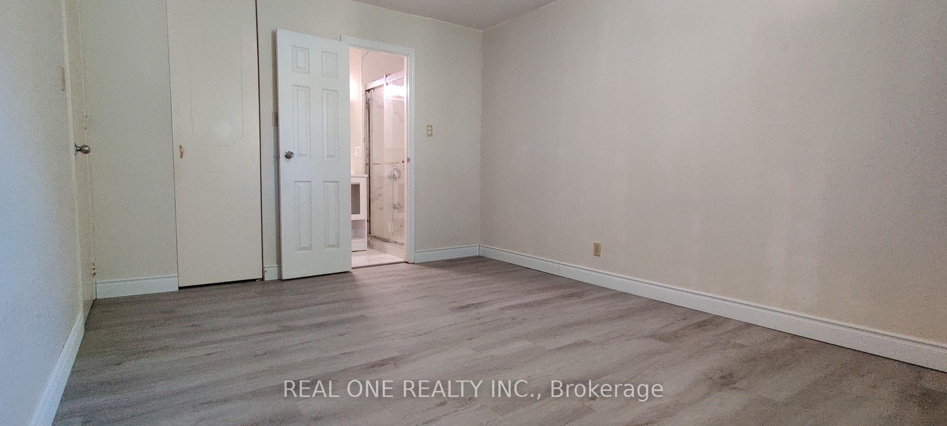 Photo 7 of Unit upper, 9 Lisburn Crescent, North York, Don Valley Village — HOMEH