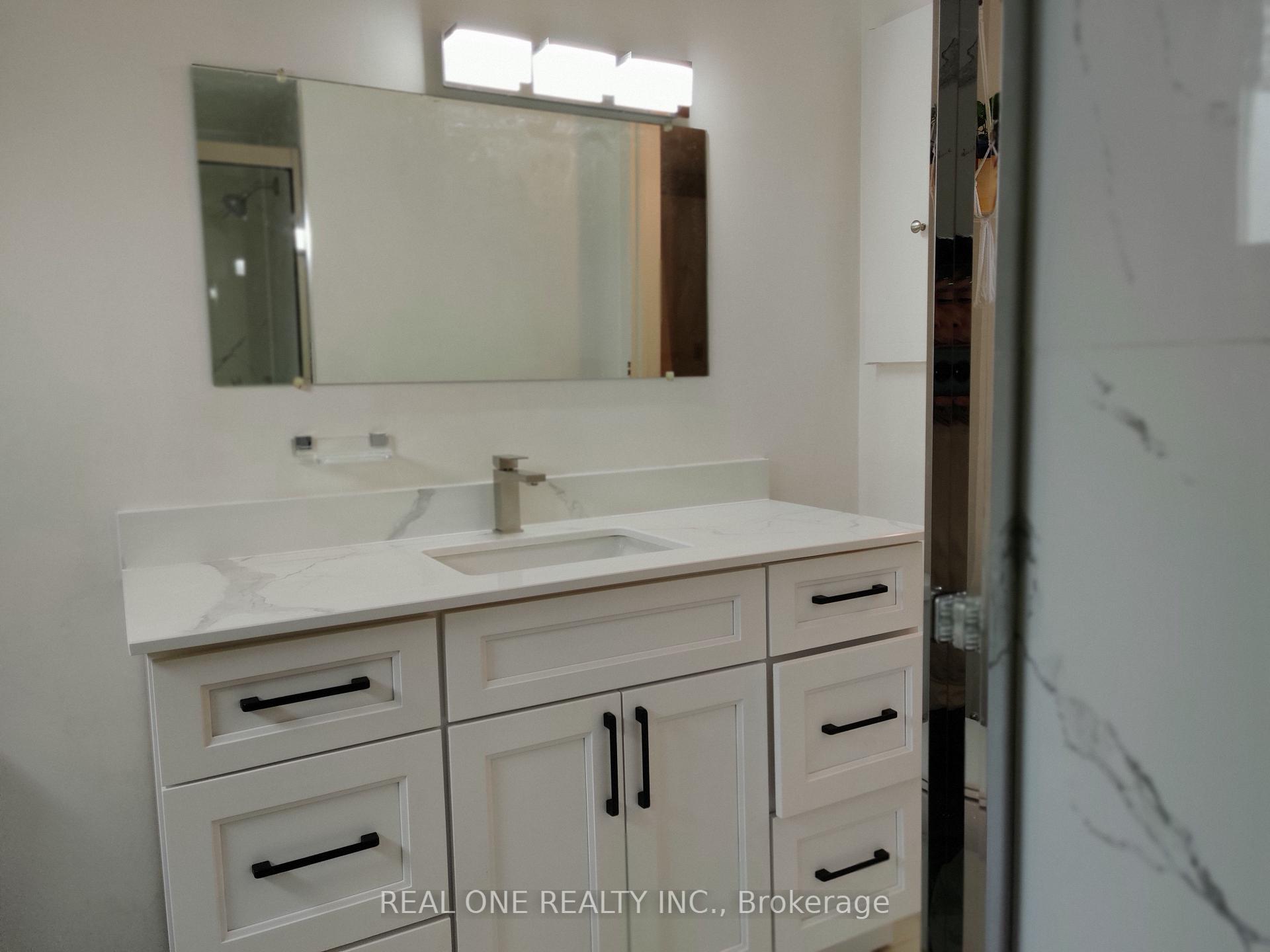 Photo 17 of Unit upper, 9 Lisburn Crescent, North York, Don Valley Village — HOMEH
