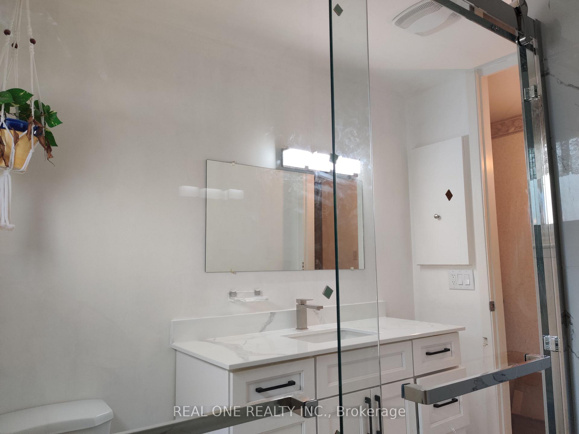 Photo 20 of Unit upper, 9 Lisburn Crescent, North York, Don Valley Village — HOMEH