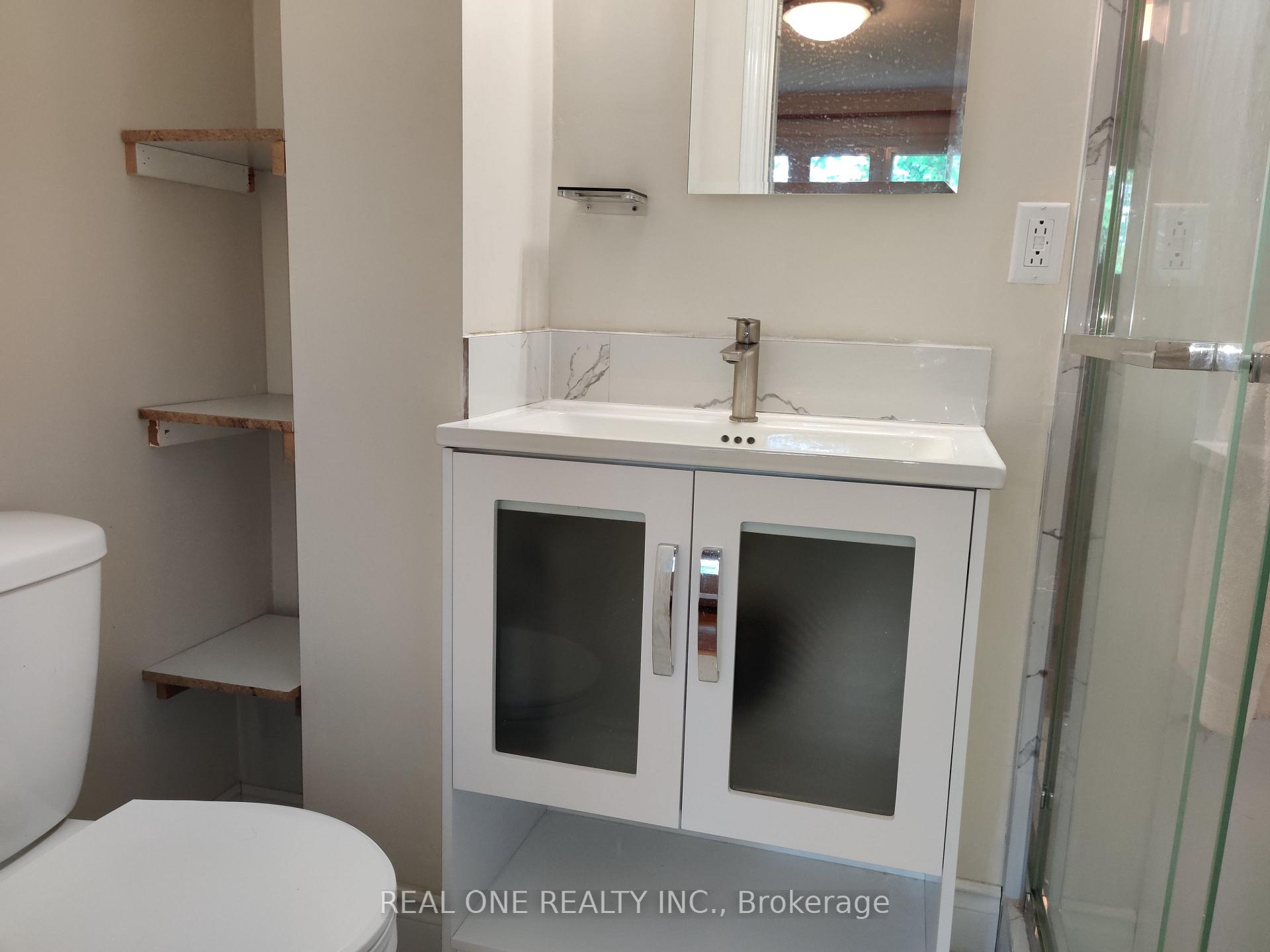 Photo 21 of Unit upper, 9 Lisburn Crescent, North York, Don Valley Village — HOMEH