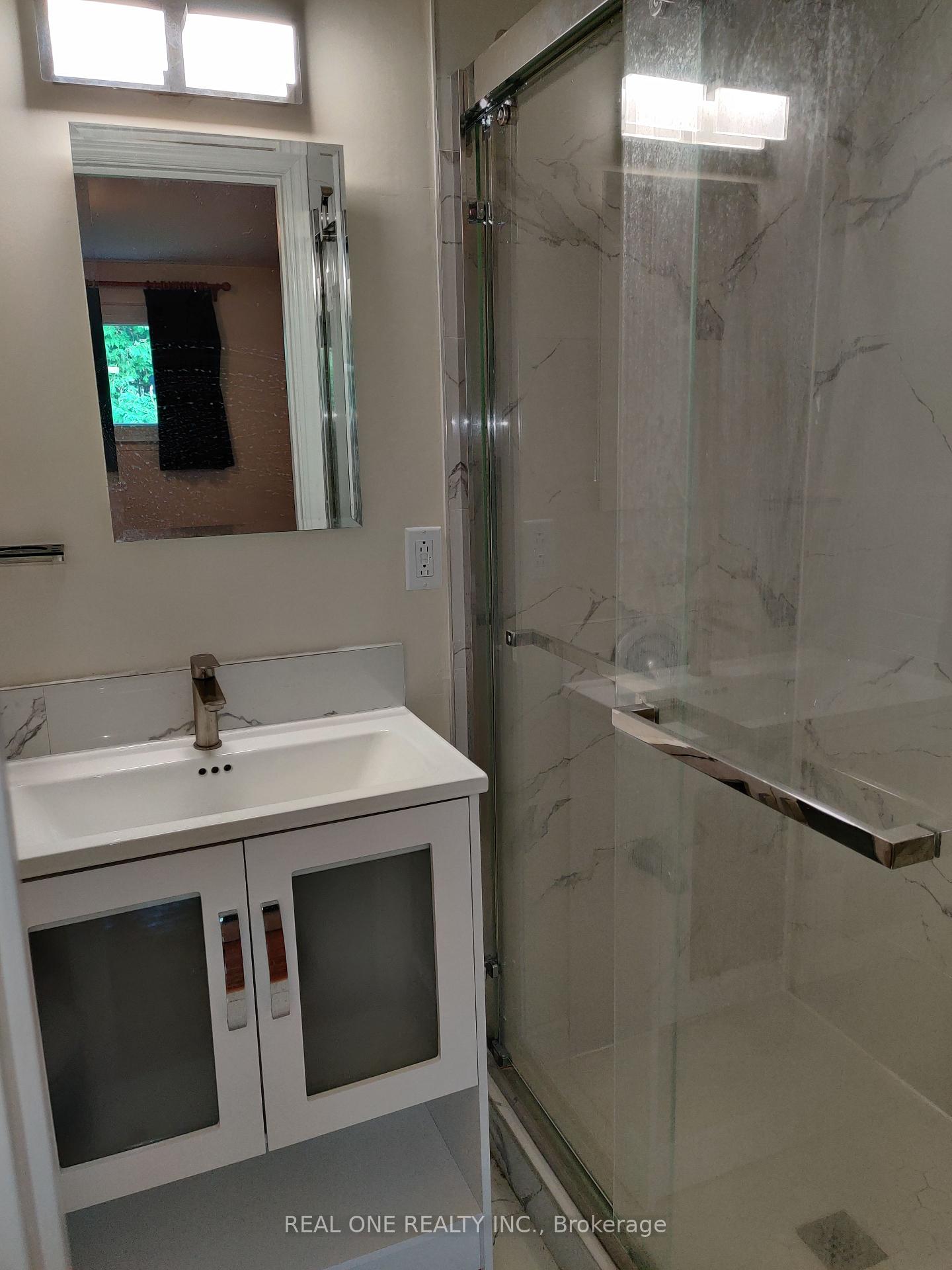 Photo 23 of Unit upper, 9 Lisburn Crescent, North York, Don Valley Village — HOMEH